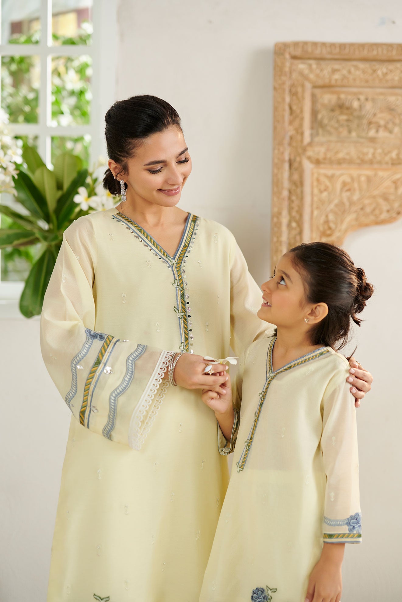 https://cdn.shopify.com/s/files/1/0587/3080/7460/products/DSC_2134.jpg?v=1736415383