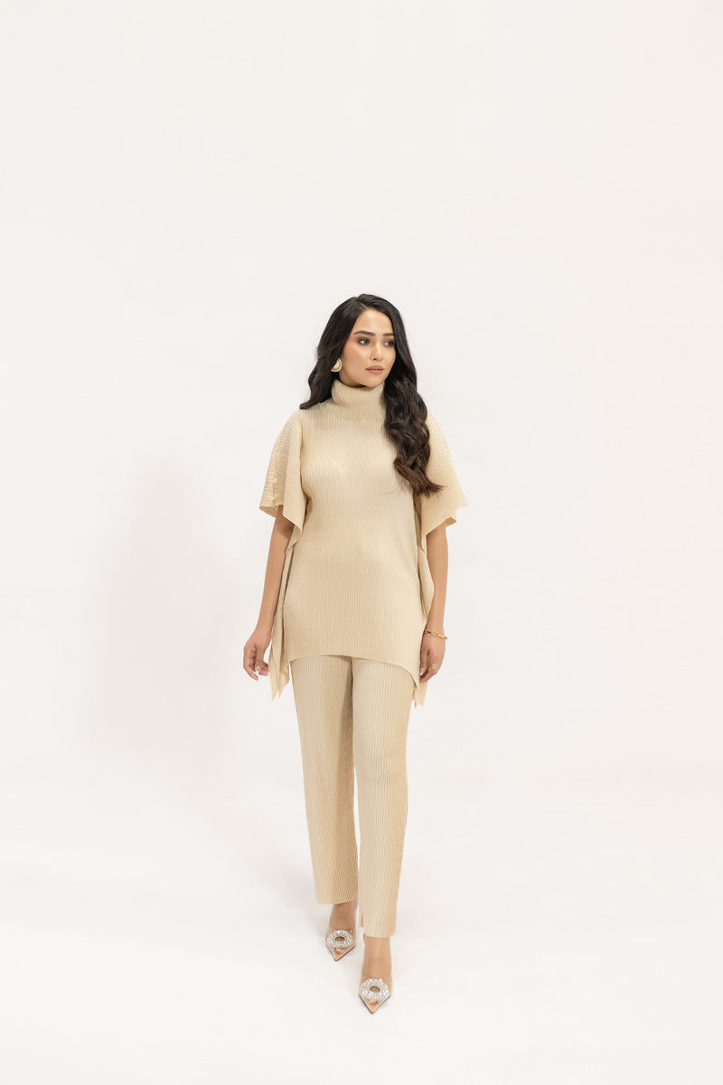 Azra Off White Poncho Pleated Suit