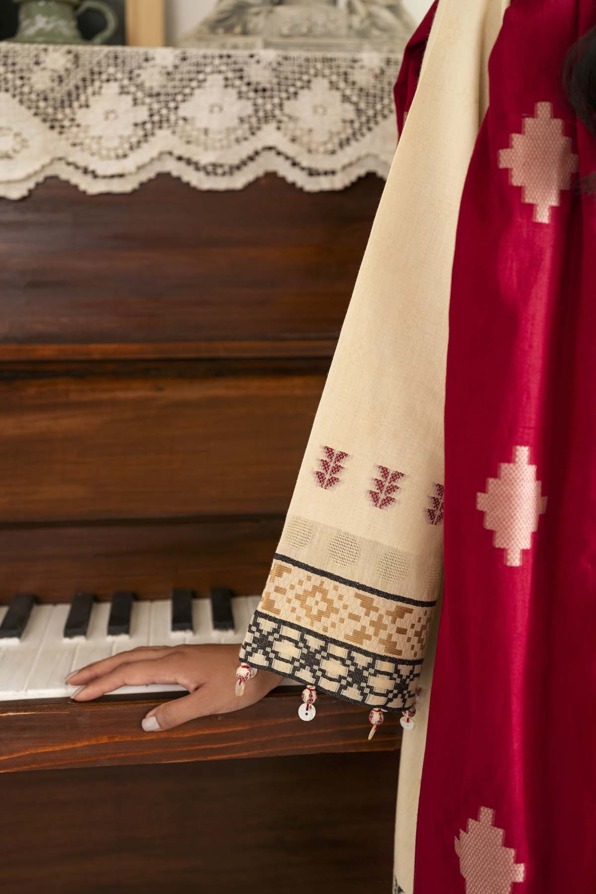 https://cdn.shopify.com/s/files/1/0704/5916/2937/files/DSF7718.jpg?v=1752140810