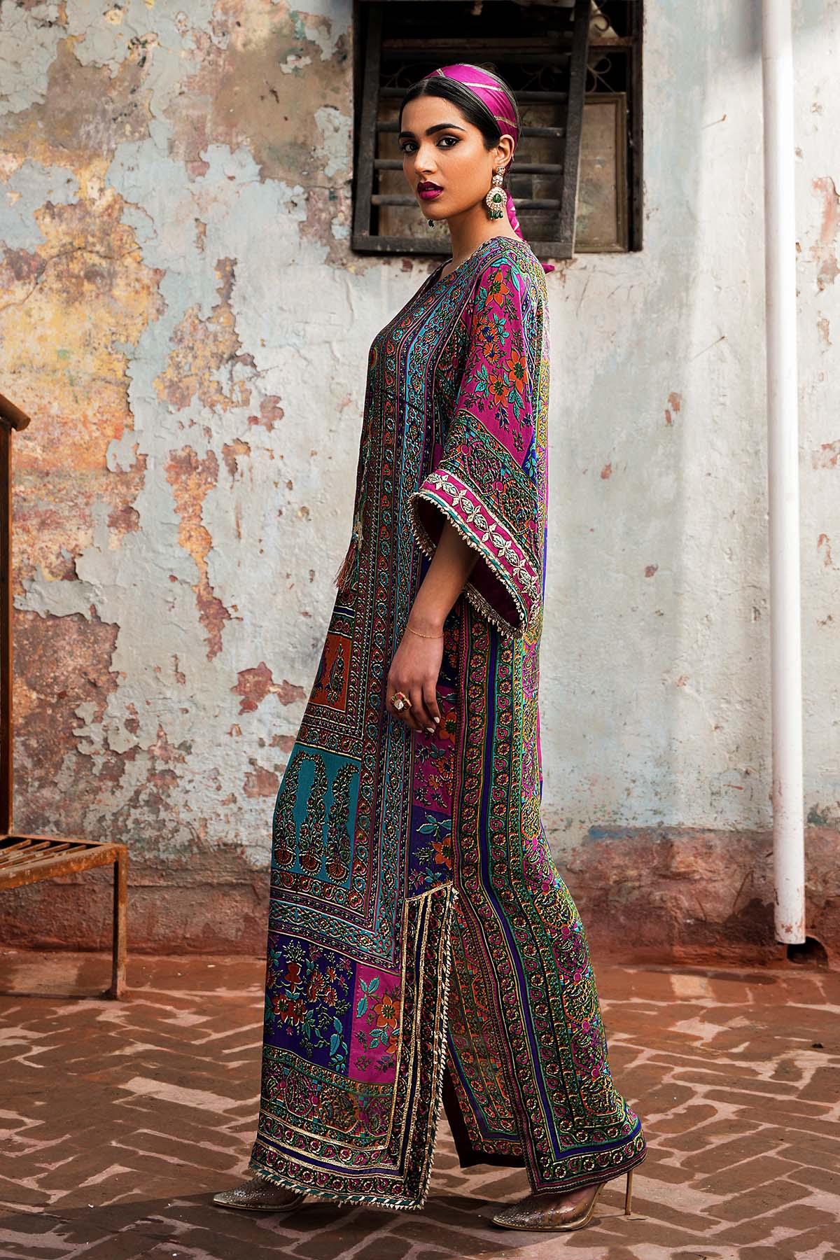 https://cdn.shopify.com/s/files/1/0742/2718/8017/files/DSP-02-24-1Kaftan_2.jpg?v=1755503309