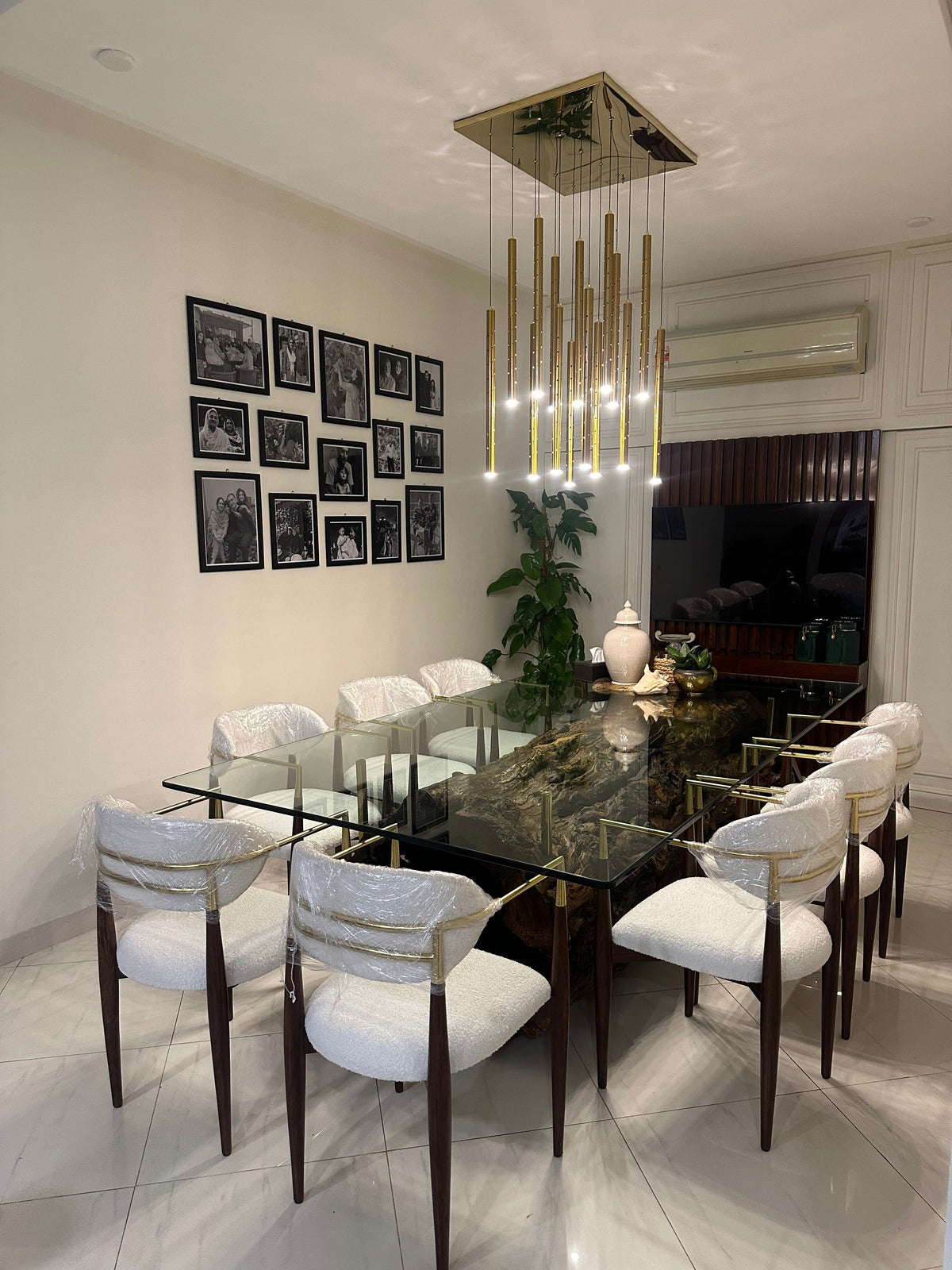 Sheesham Tree Log Dining Table With Glass Top