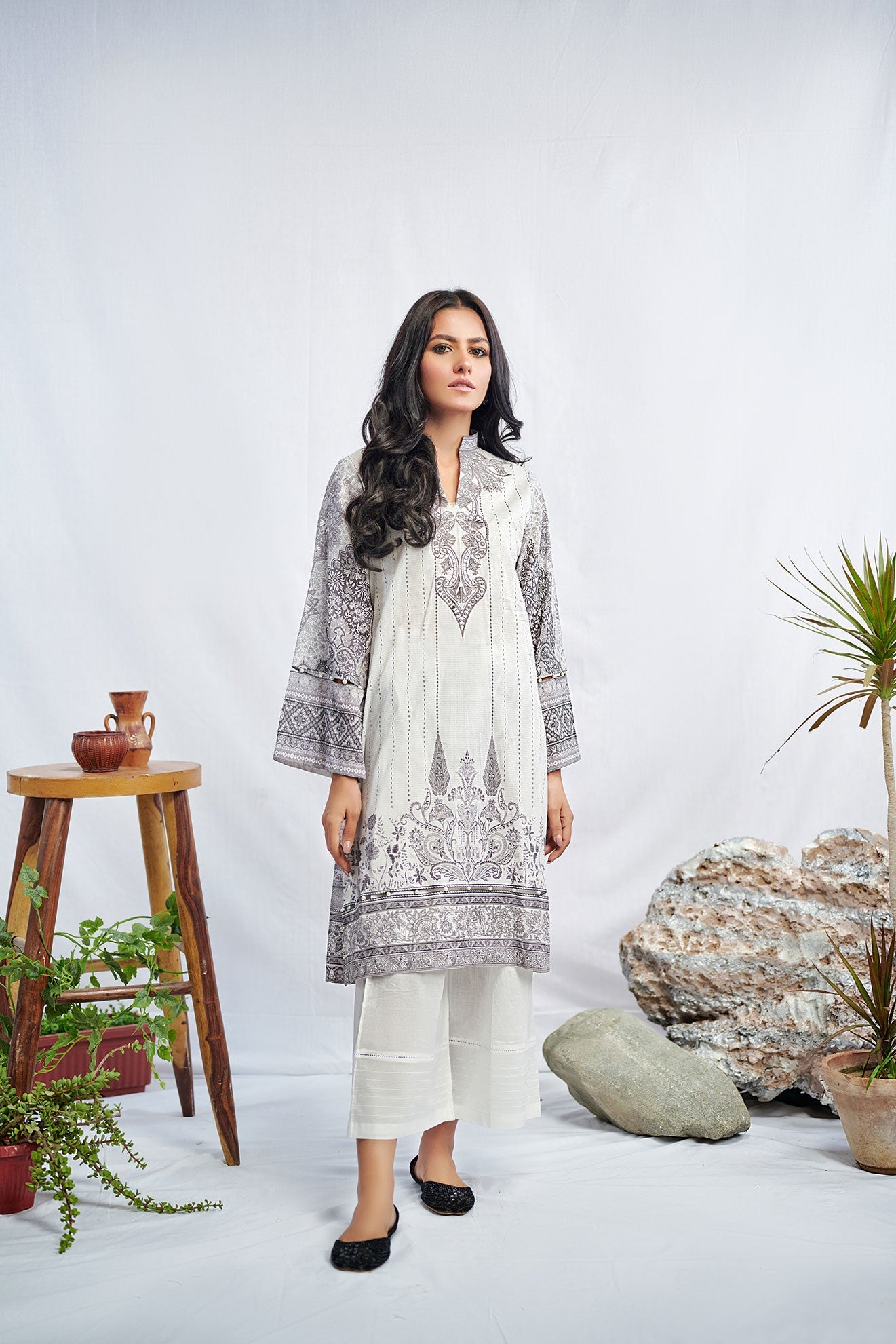 Dupatta [+Rs. 4,000]