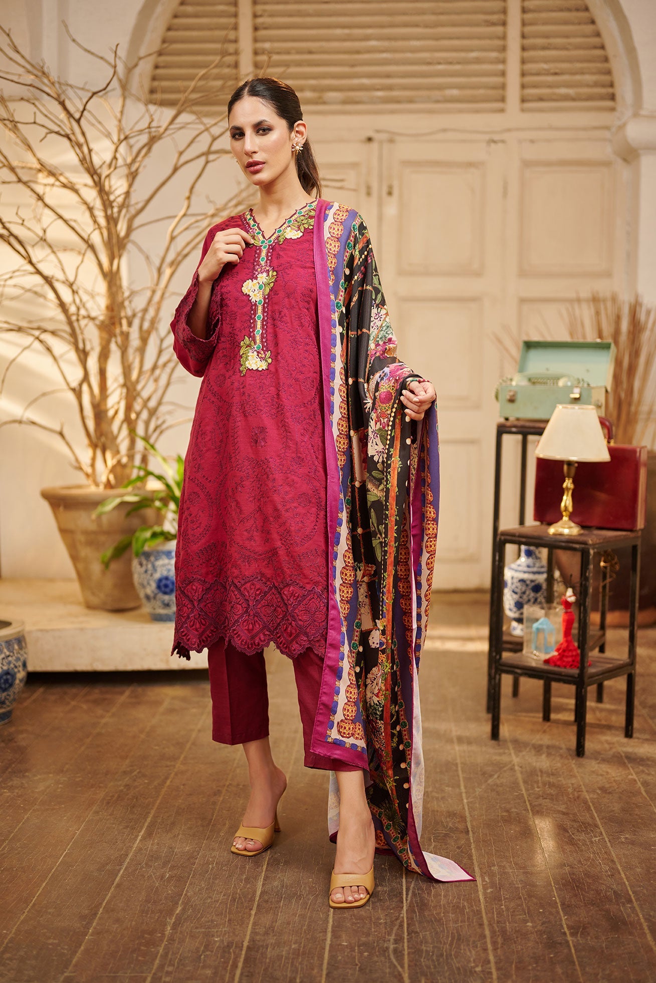 Plain chiffon dupatta with trimming