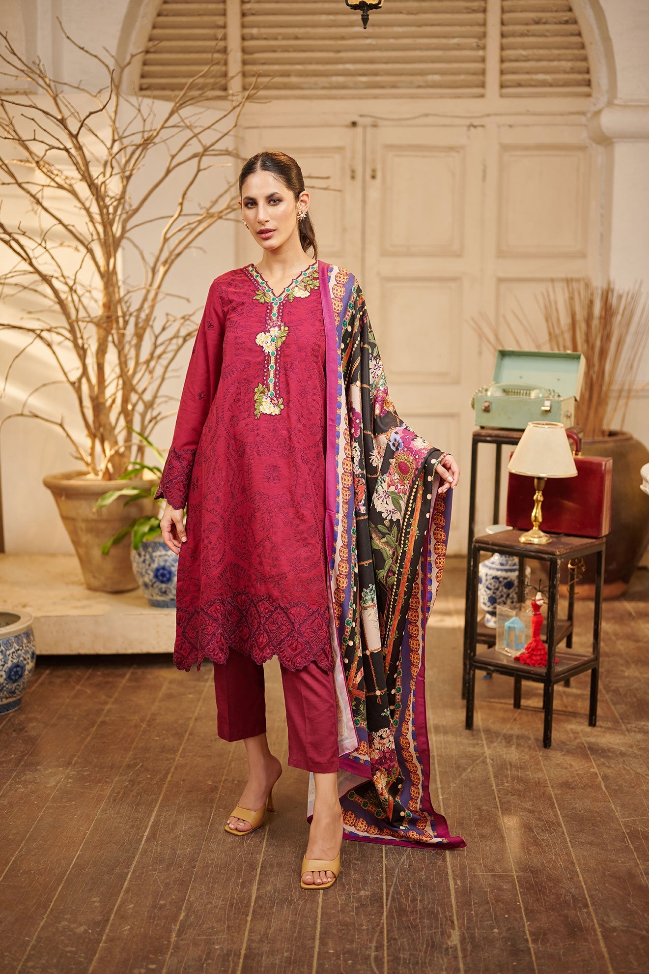 Plain chiffon dupatta with trimming