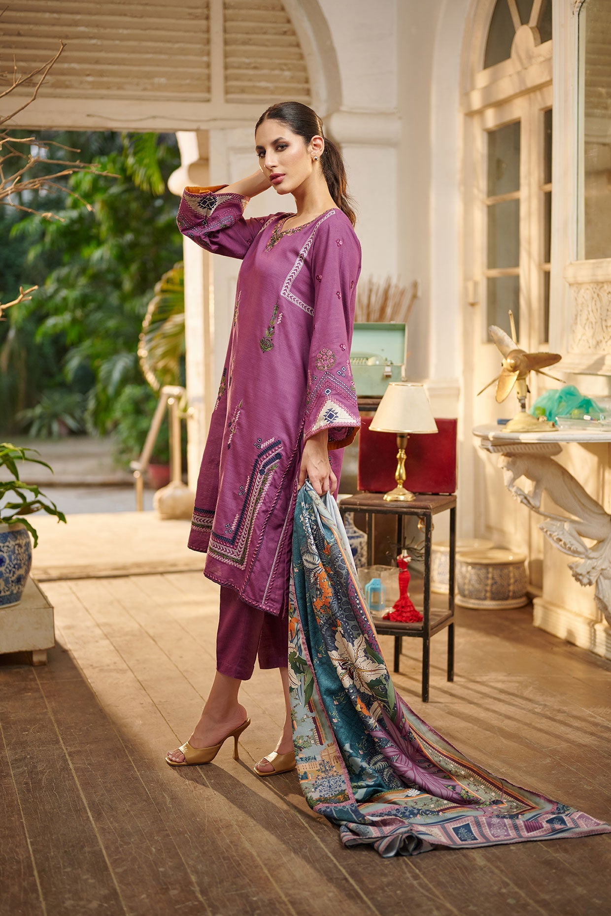 Plain chiffon dupatta with trimming