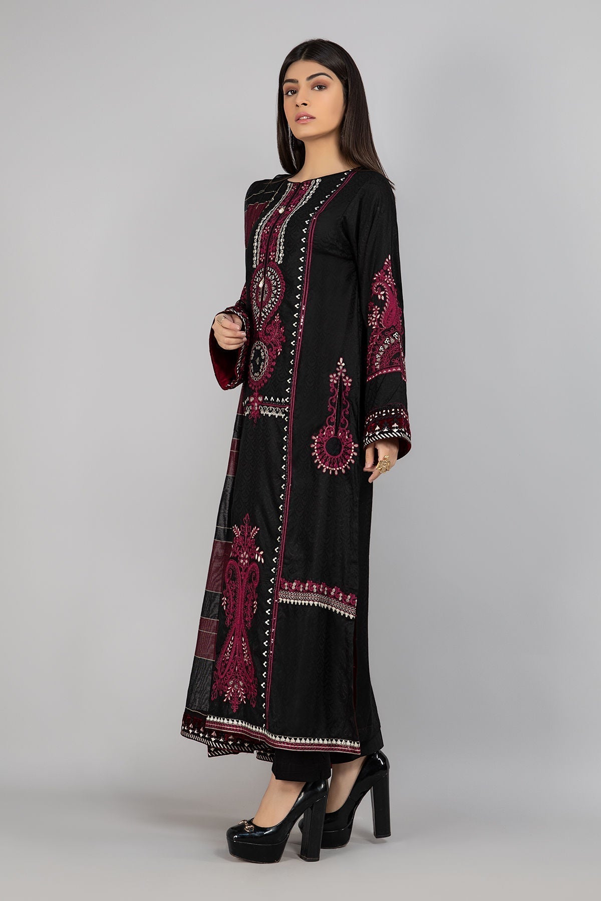 Shoot Stitched Noor Festive 25 Style B
