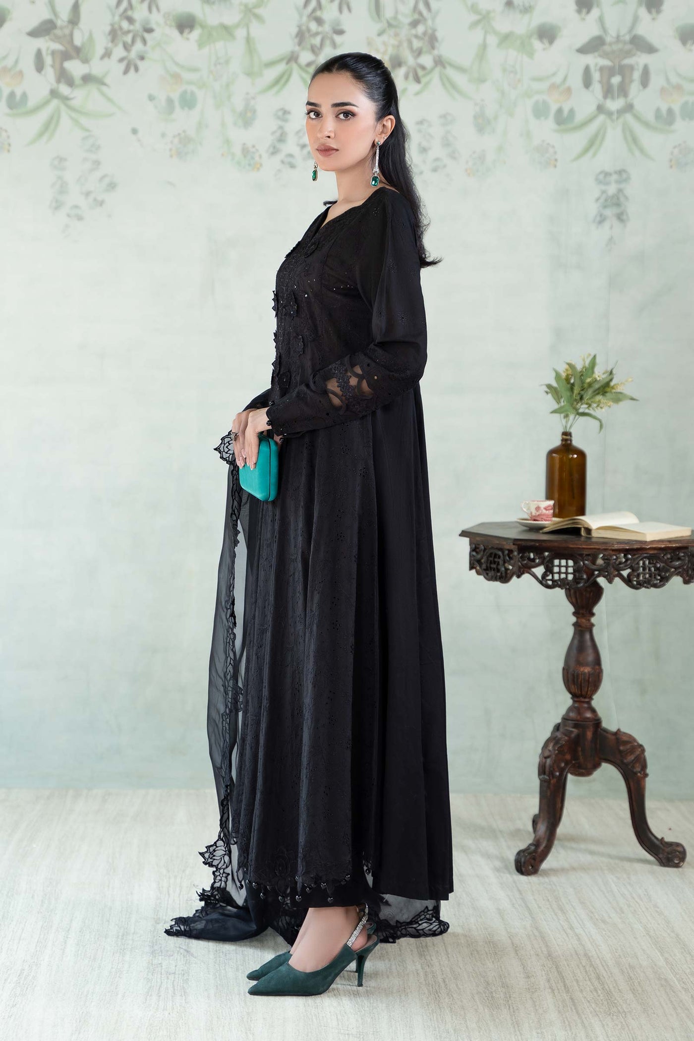 https://cdn.shopify.com/s/files/1/0620/8788/9062/files/DWEA2407BlackSide_99ba1bf5-02de-4400-8af4-bb60accebefa.jpg?v=1768824349