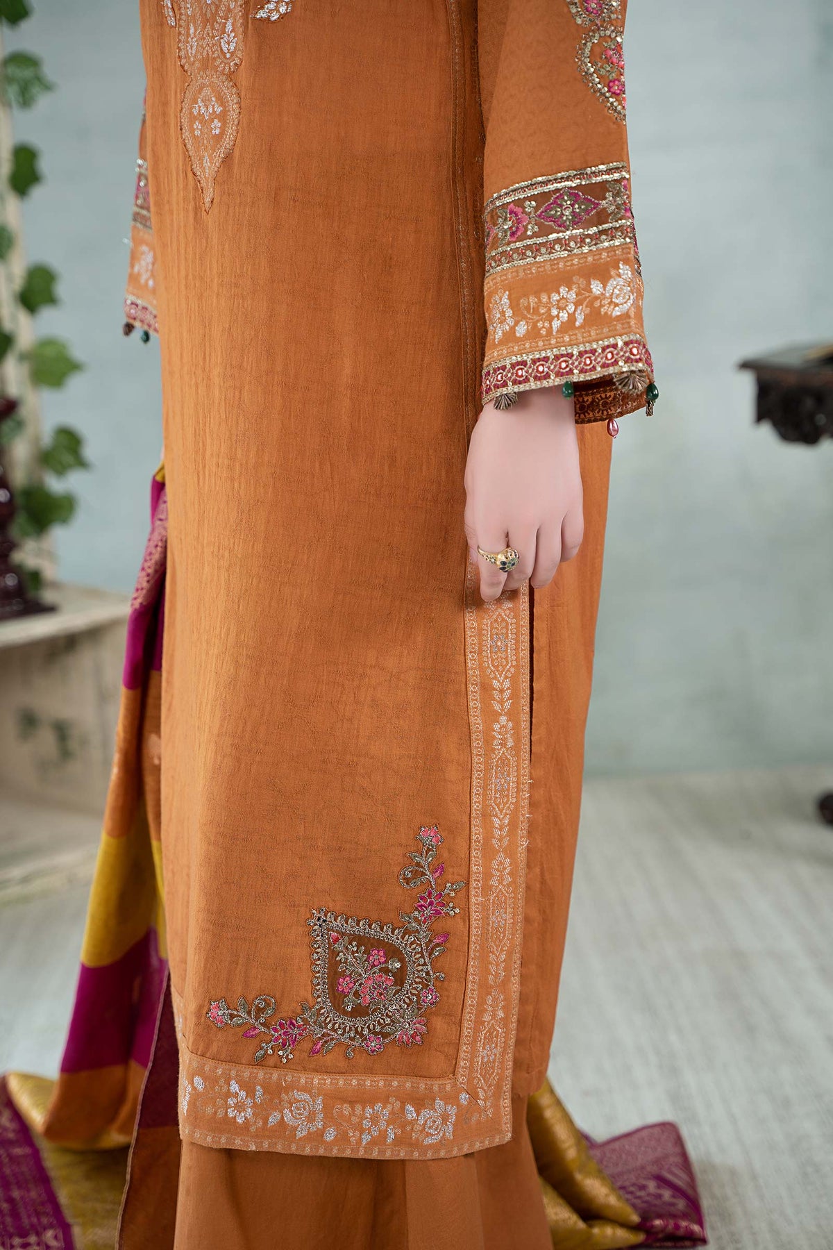 3 Piece Dyed Jacquard Broshia Suit