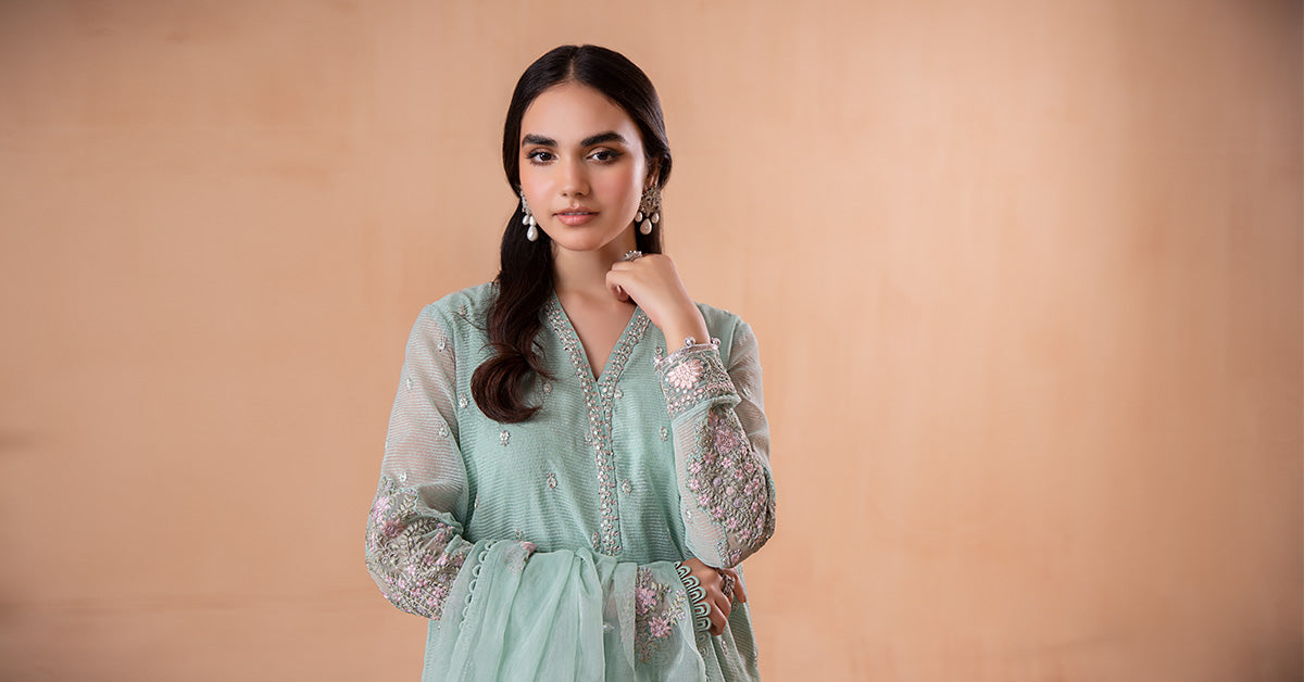 3 Piece Embroidered Cotton Karandi Suit