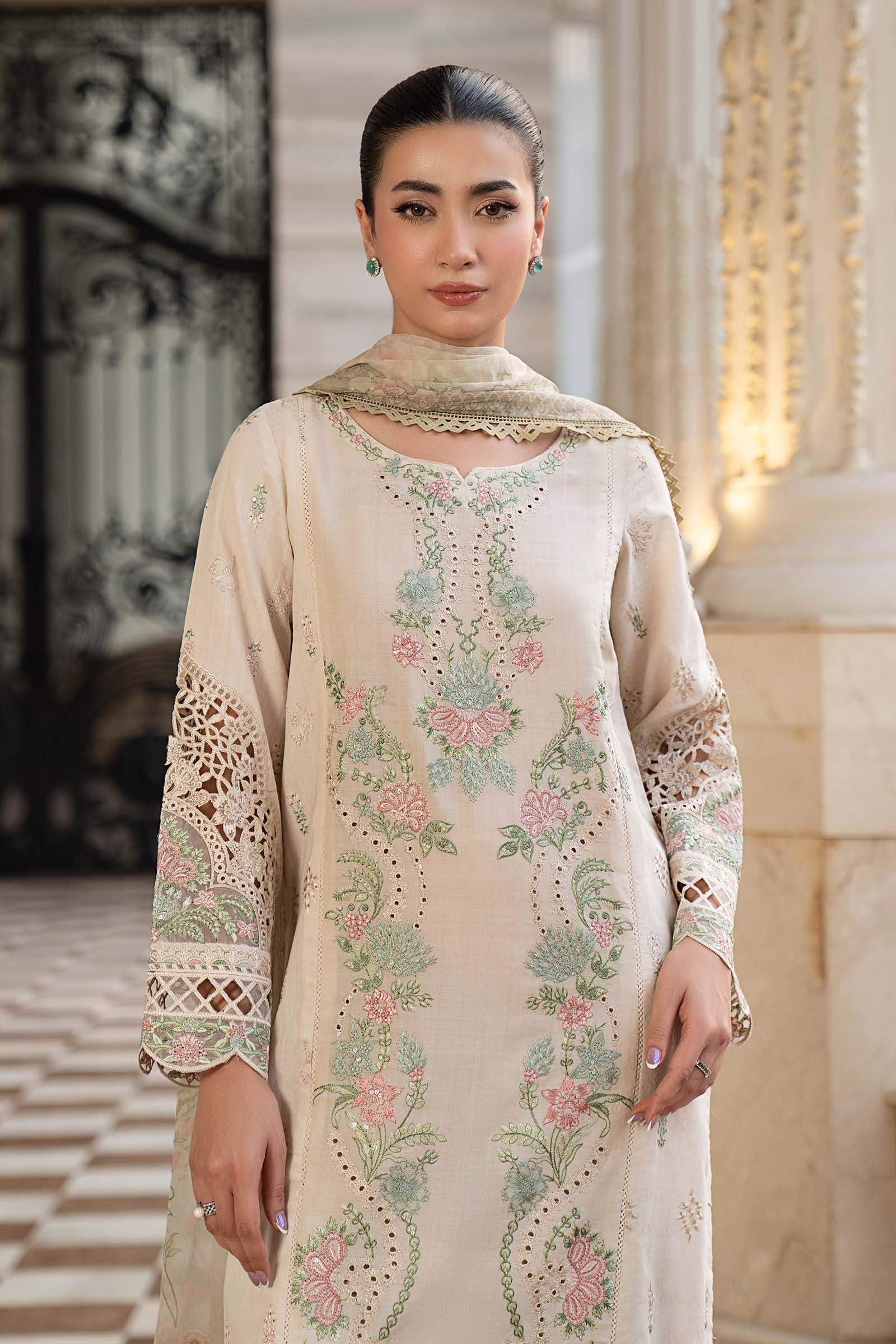 https://cdn.shopify.com/s/files/1/0620/8788/9062/files/DWEA2547R1Closeup_D.jpg?v=1781173781