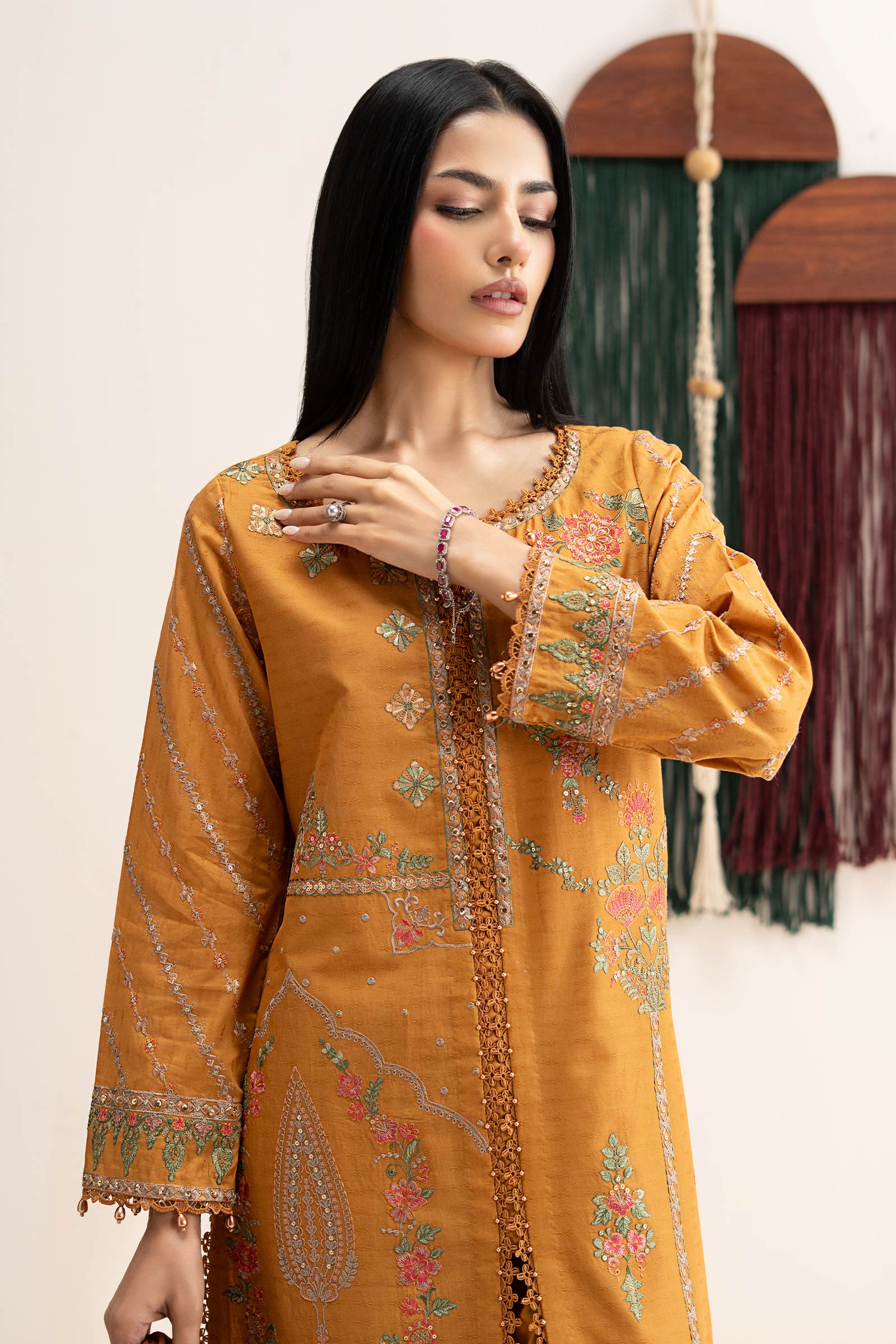 https://cdn.shopify.com/s/files/1/0620/8788/9062/files/DWEA2604MUSTARDCloseup_E.jpg?v=1780998847