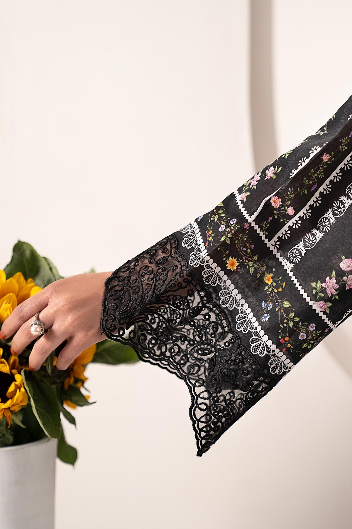 3 Piece Embroidered Lawn Suit
