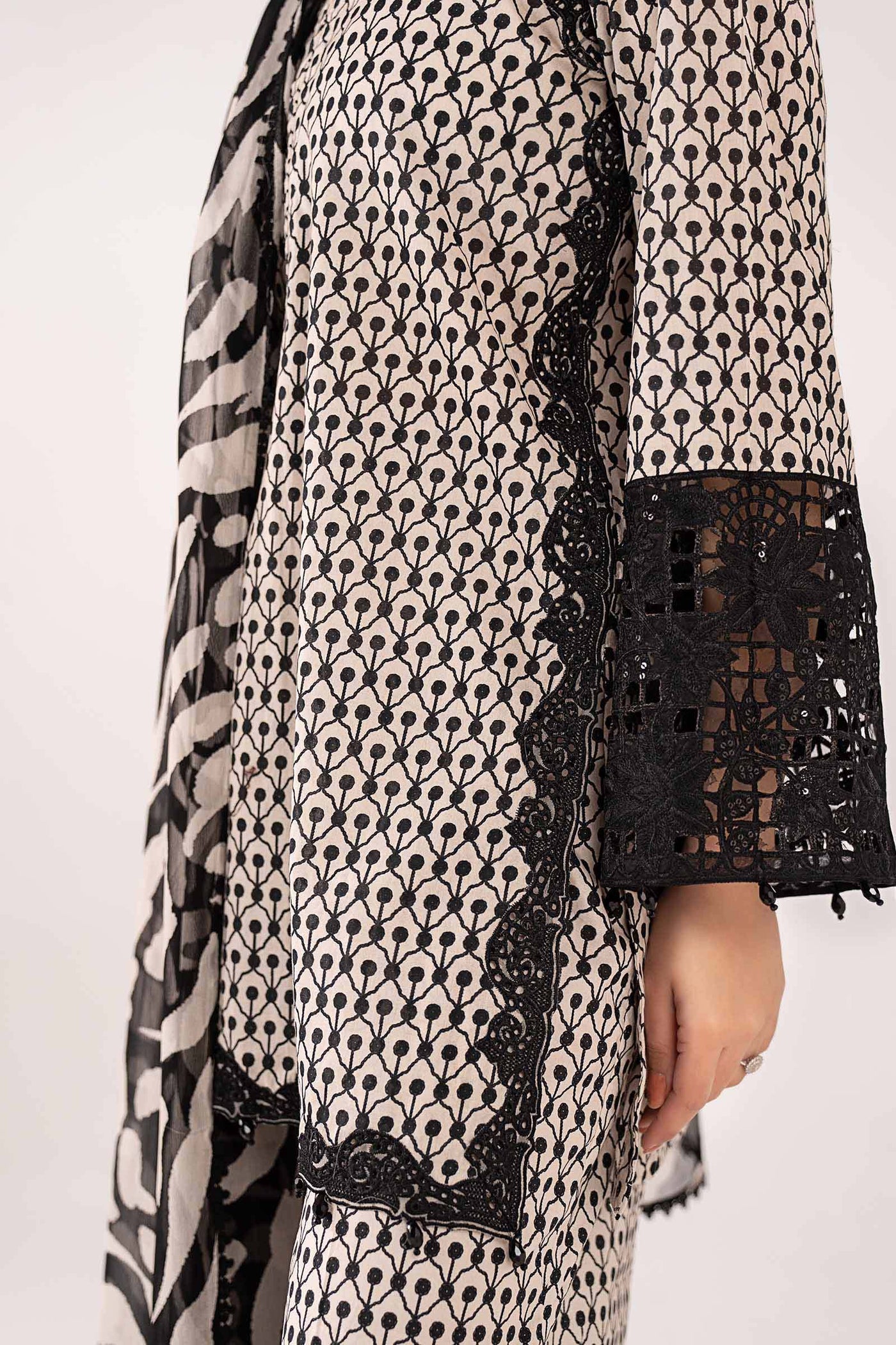 3 Piece Embroidered Lawn Suit