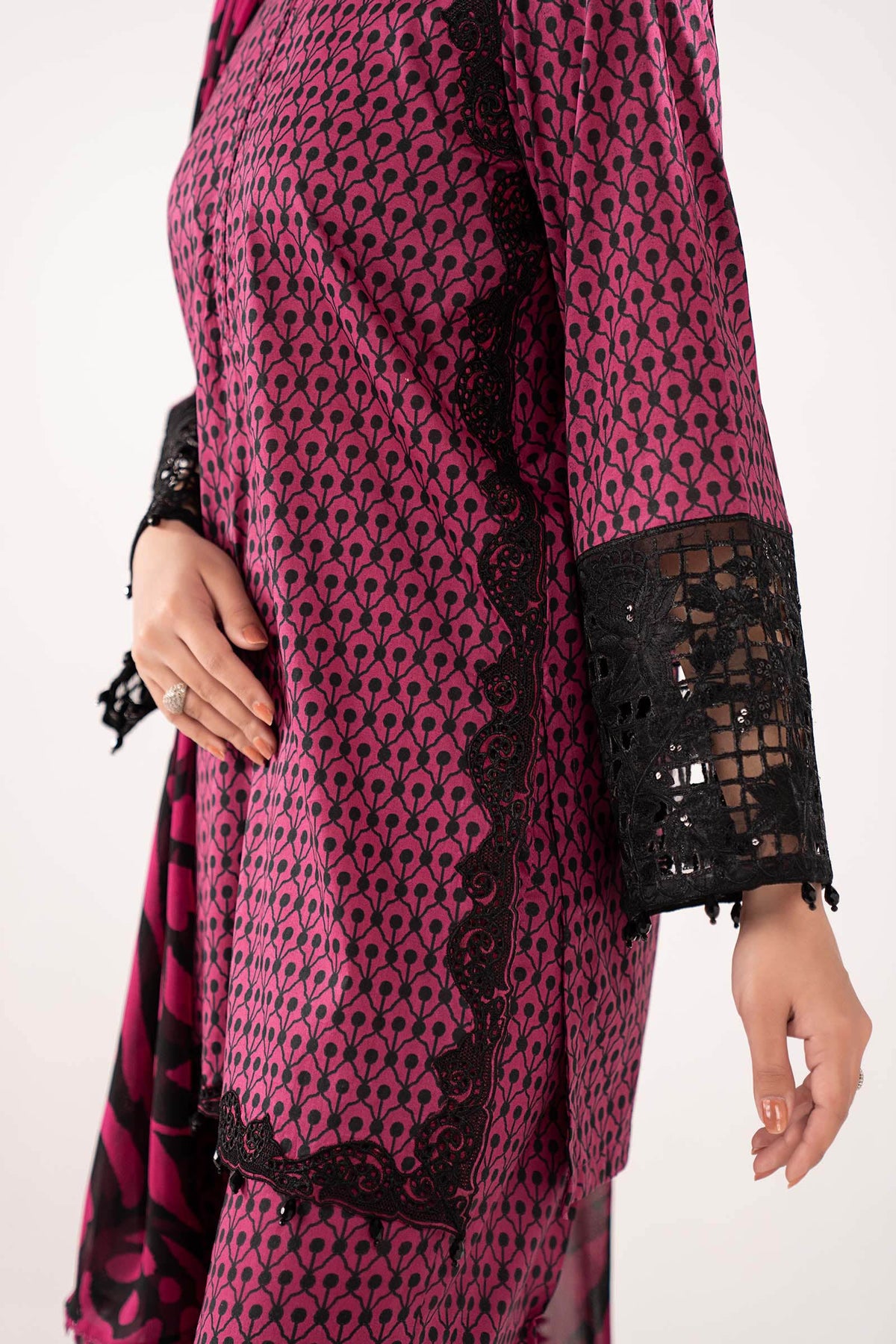 3 Piece Embroidered Lawn Suit
