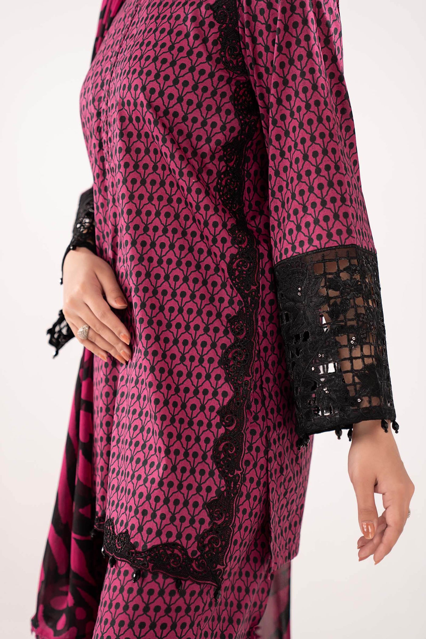 3 Piece Embroidered Lawn Suit
