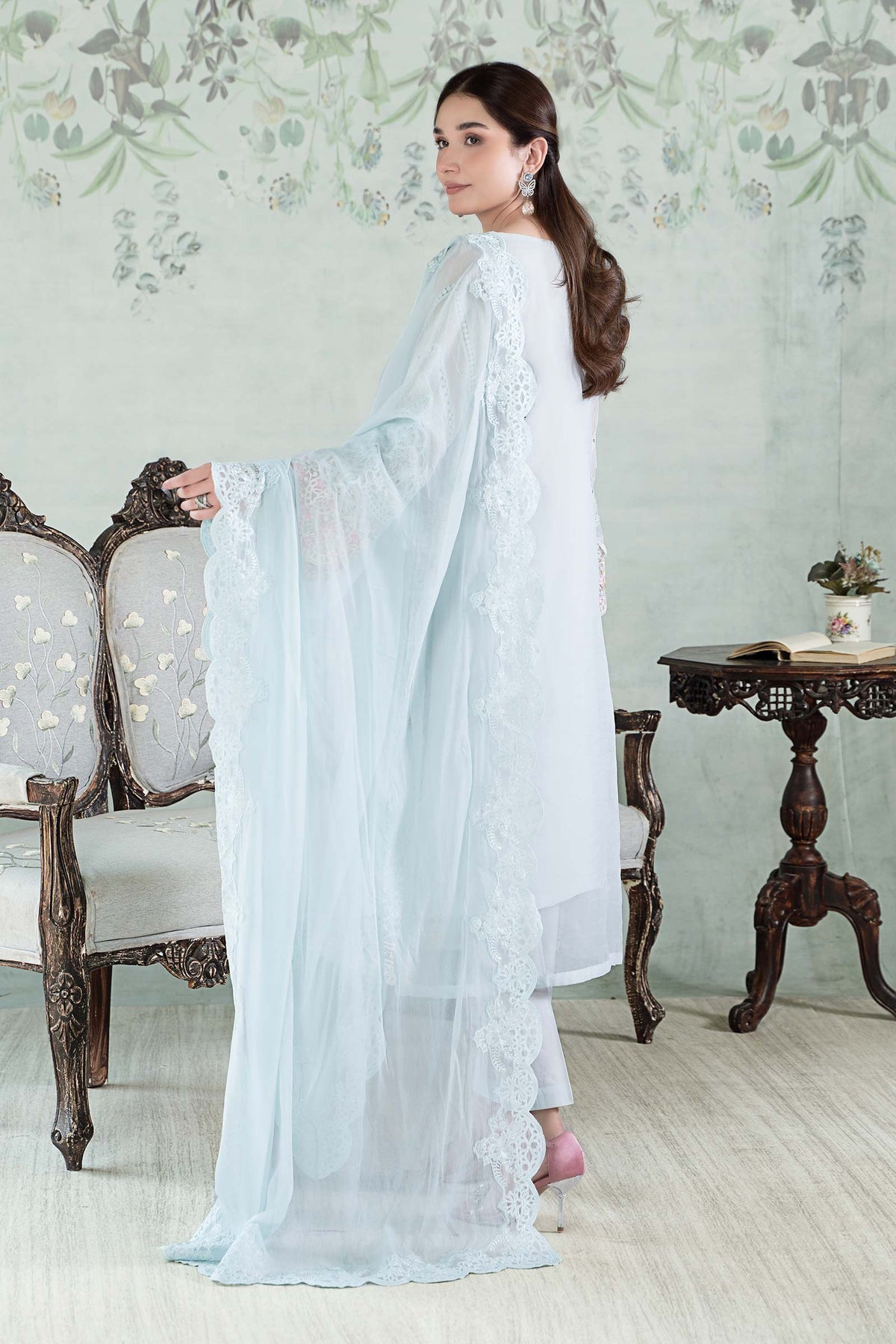 3 Piece Embroidered Lawn Suit