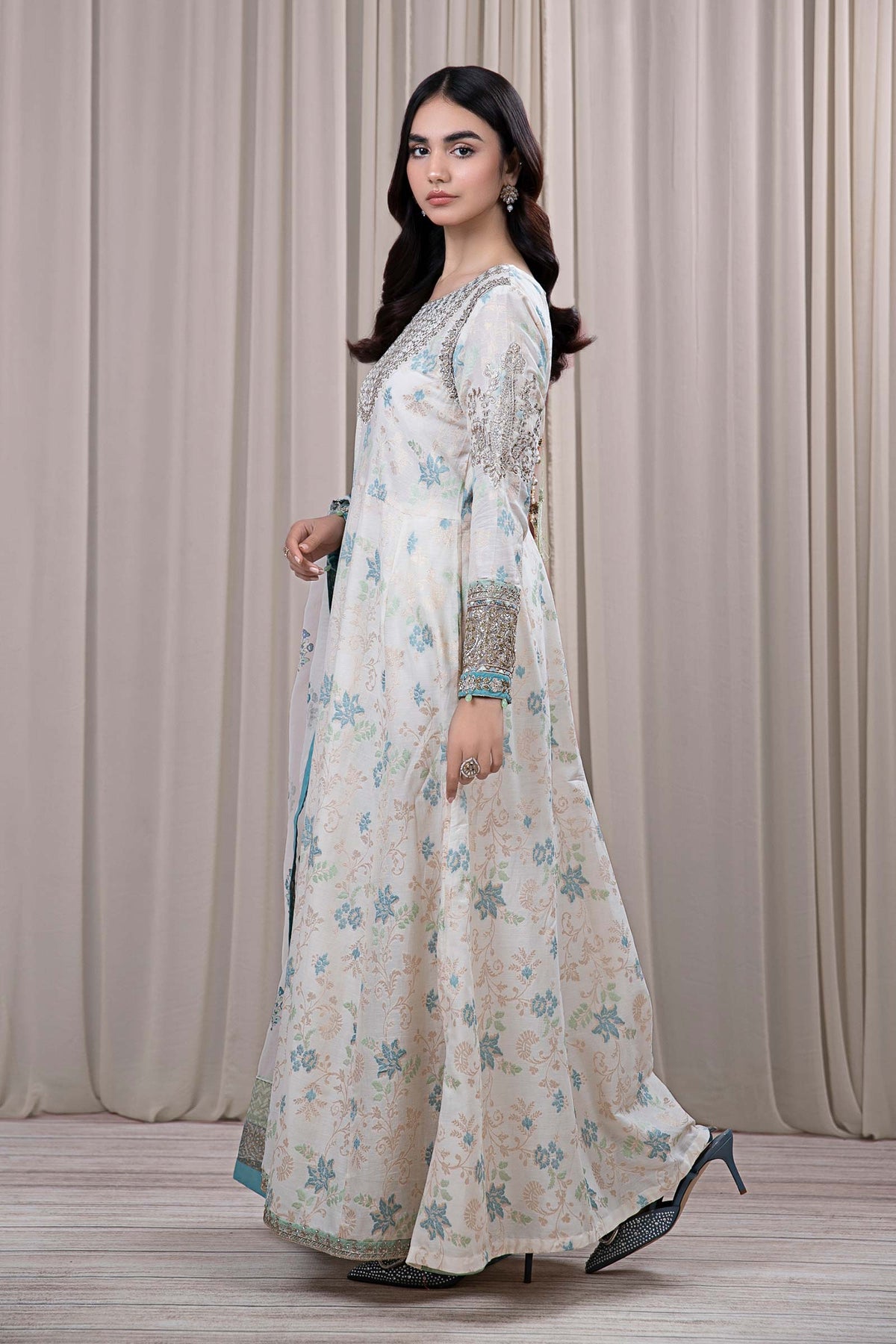 3 Piece Embroidered Jacquard Broshia Suit