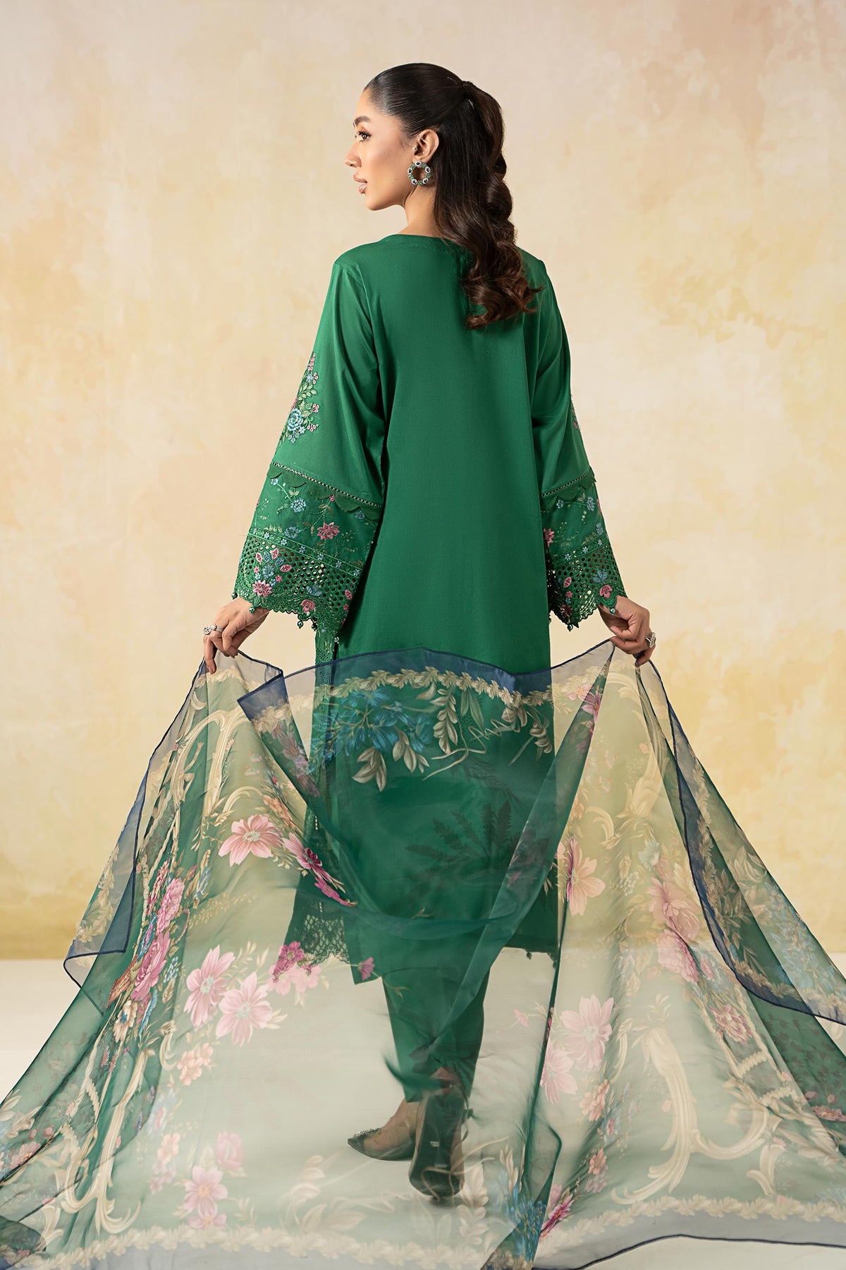 3 Piece Embroidered Lawn Suit