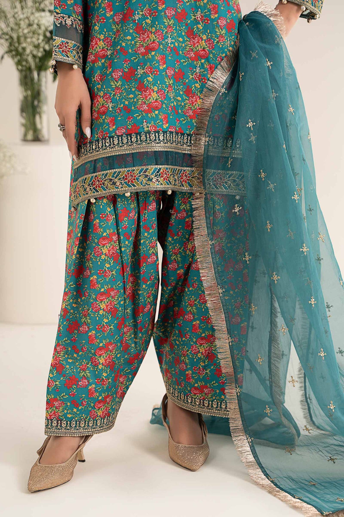 3 Piece Embroidered Lawn Suit
