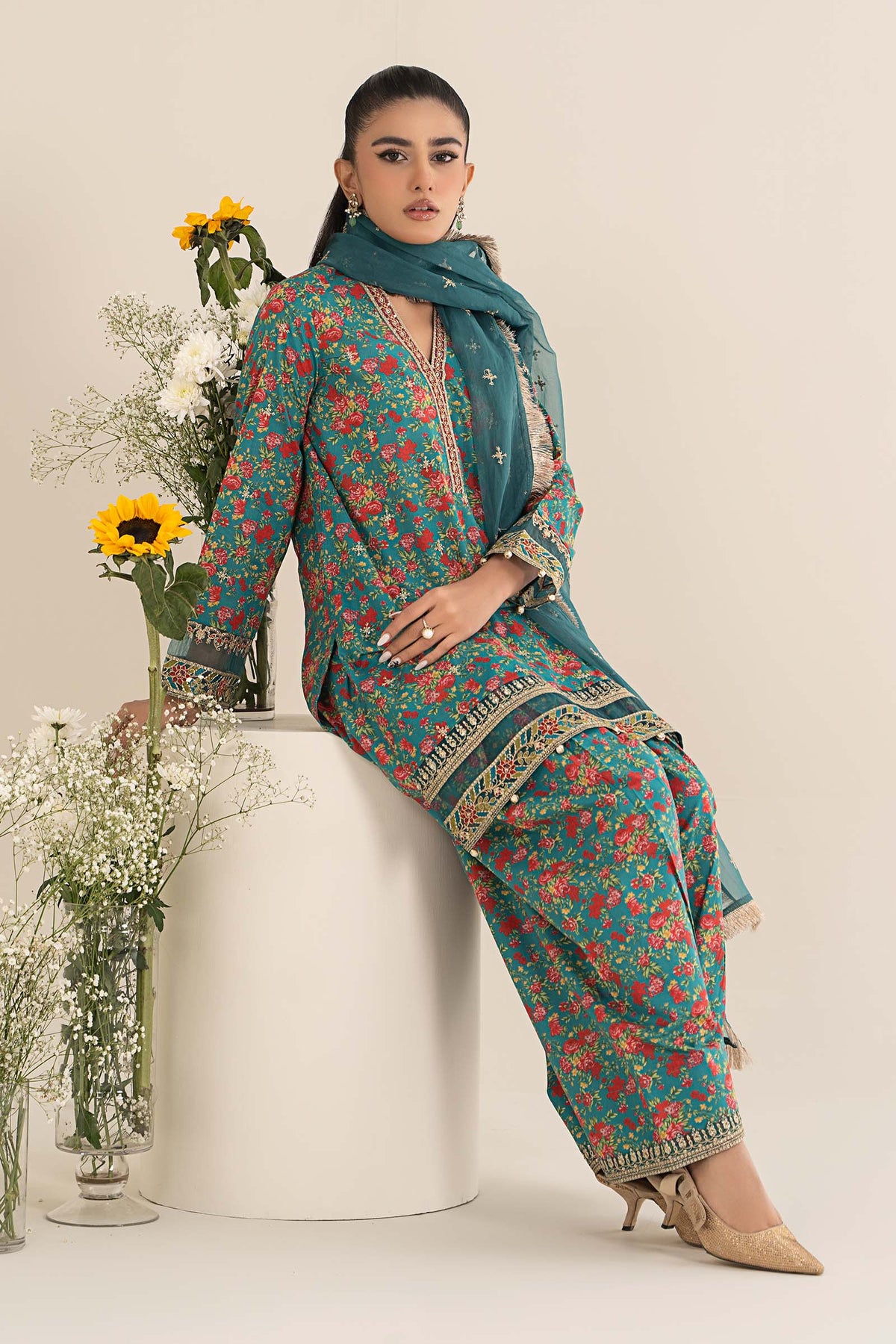 3 Piece Embroidered Lawn Suit
