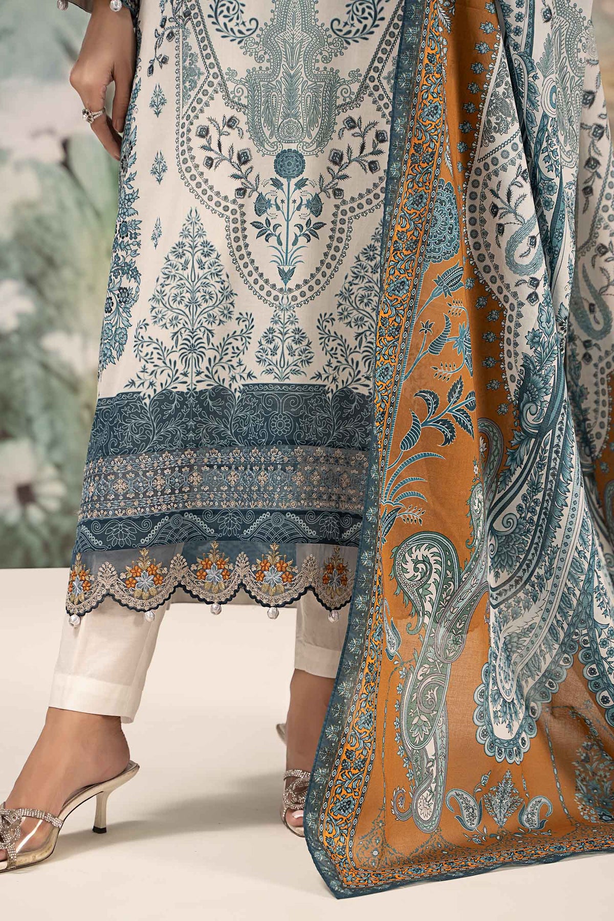 3 Piece Embroidered Lawn Suit