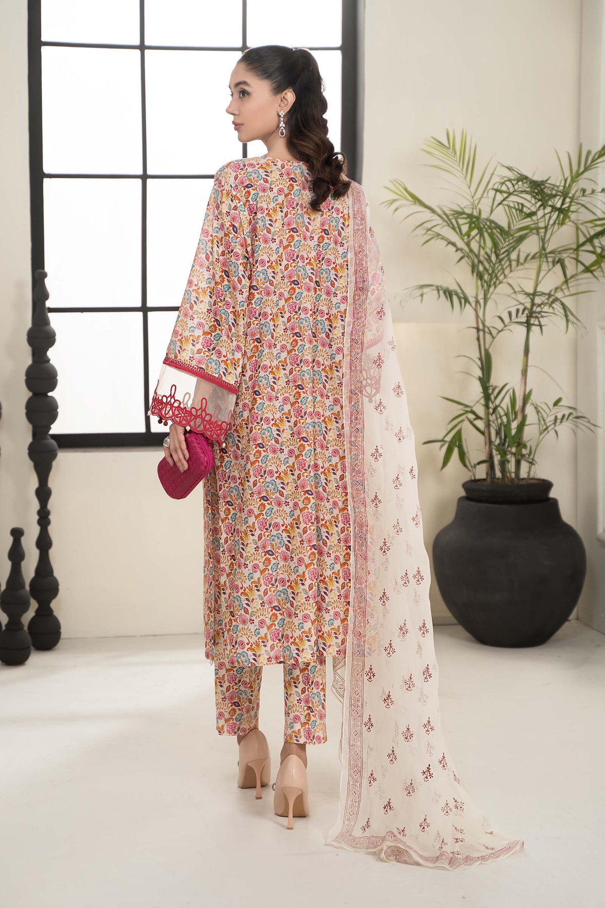 3 Piece Embroidered Lawn Suit