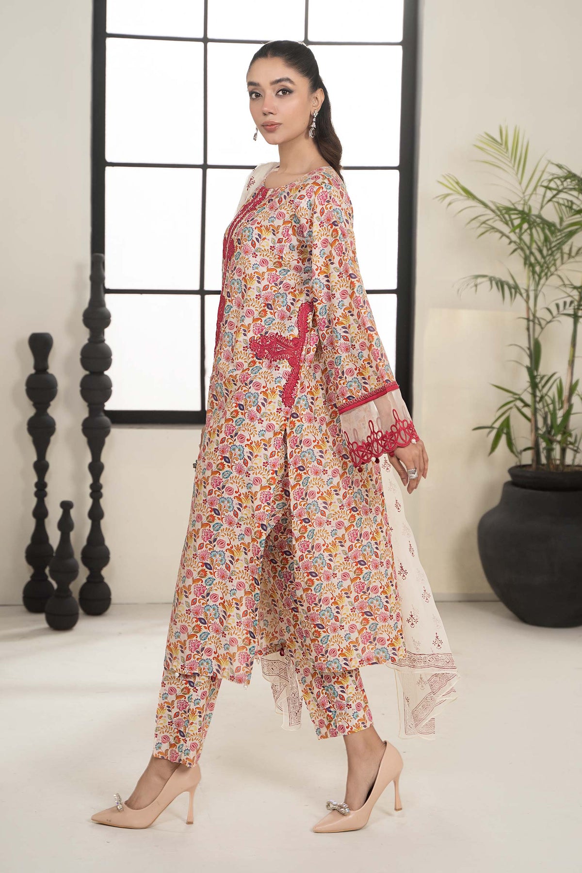 3 Piece Embroidered Lawn Suit