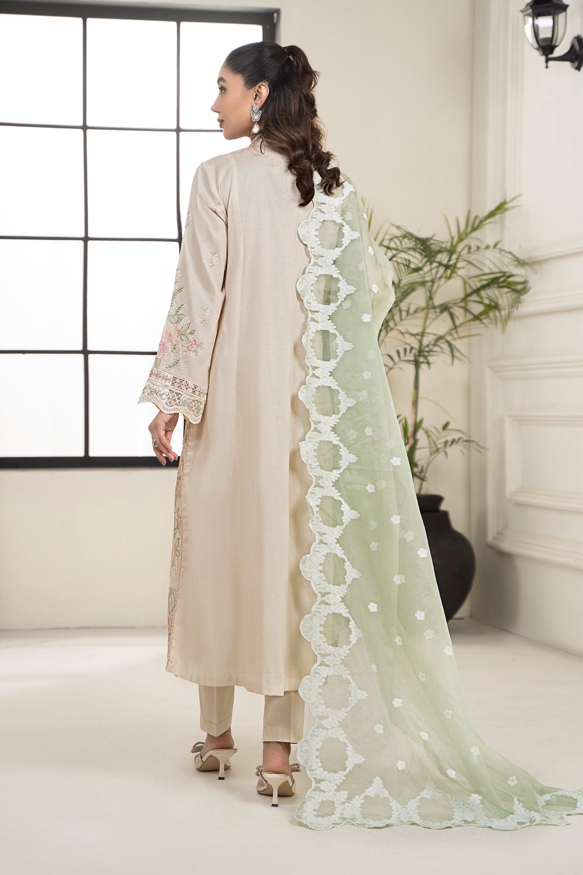 3 Piece Embroidered Lawn Suit