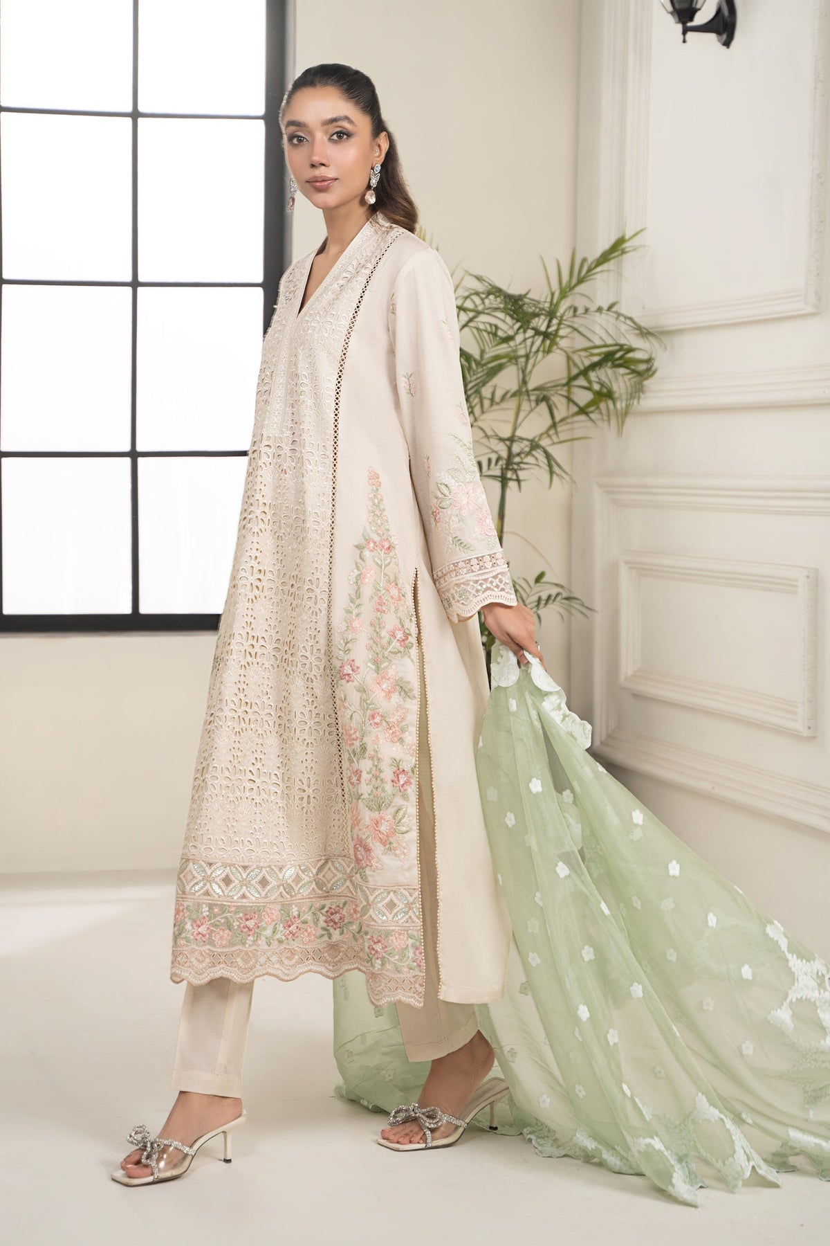 3 Piece Embroidered Lawn Suit