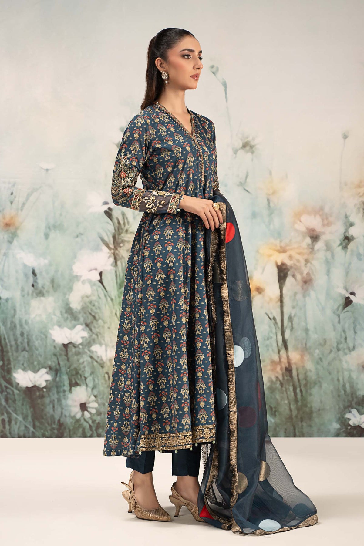 3 Piece Embroidered Lawn Suit