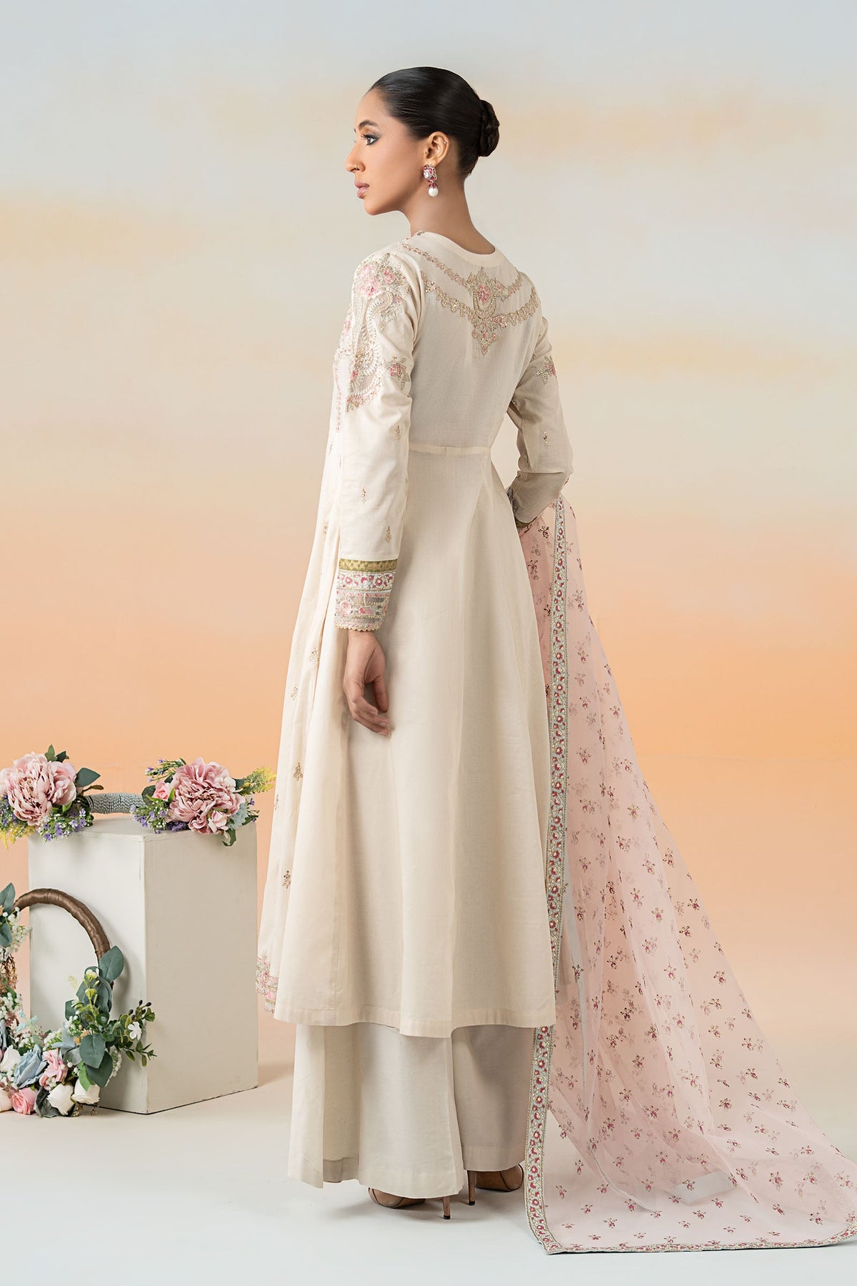 3 Piece Embroidered Lawn Suit