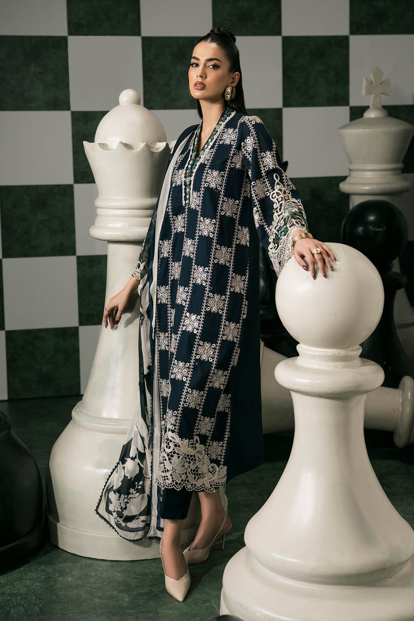 3 Piece Embroidered Lawn Suit