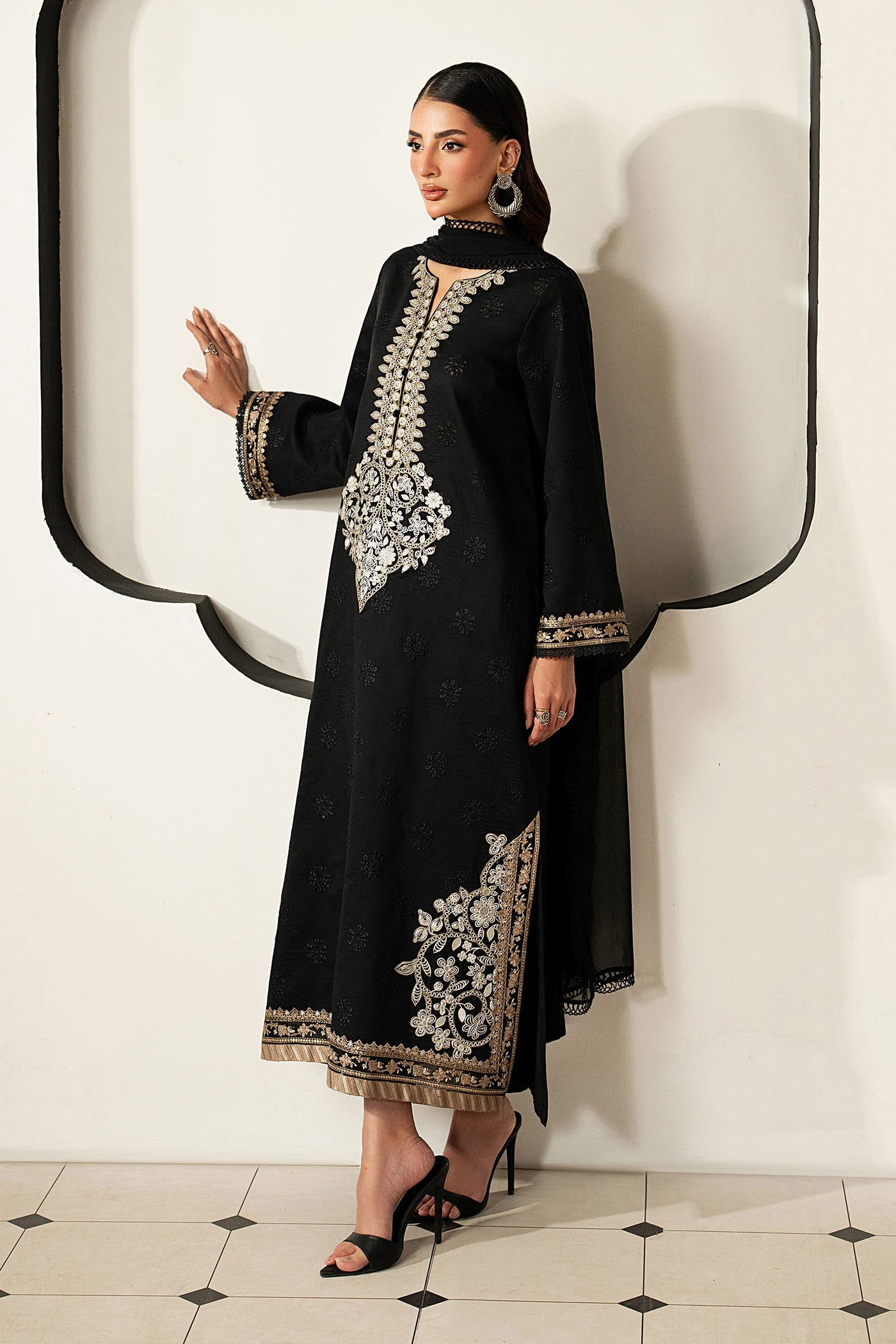 3 Piece Embroidered Lawn Suit