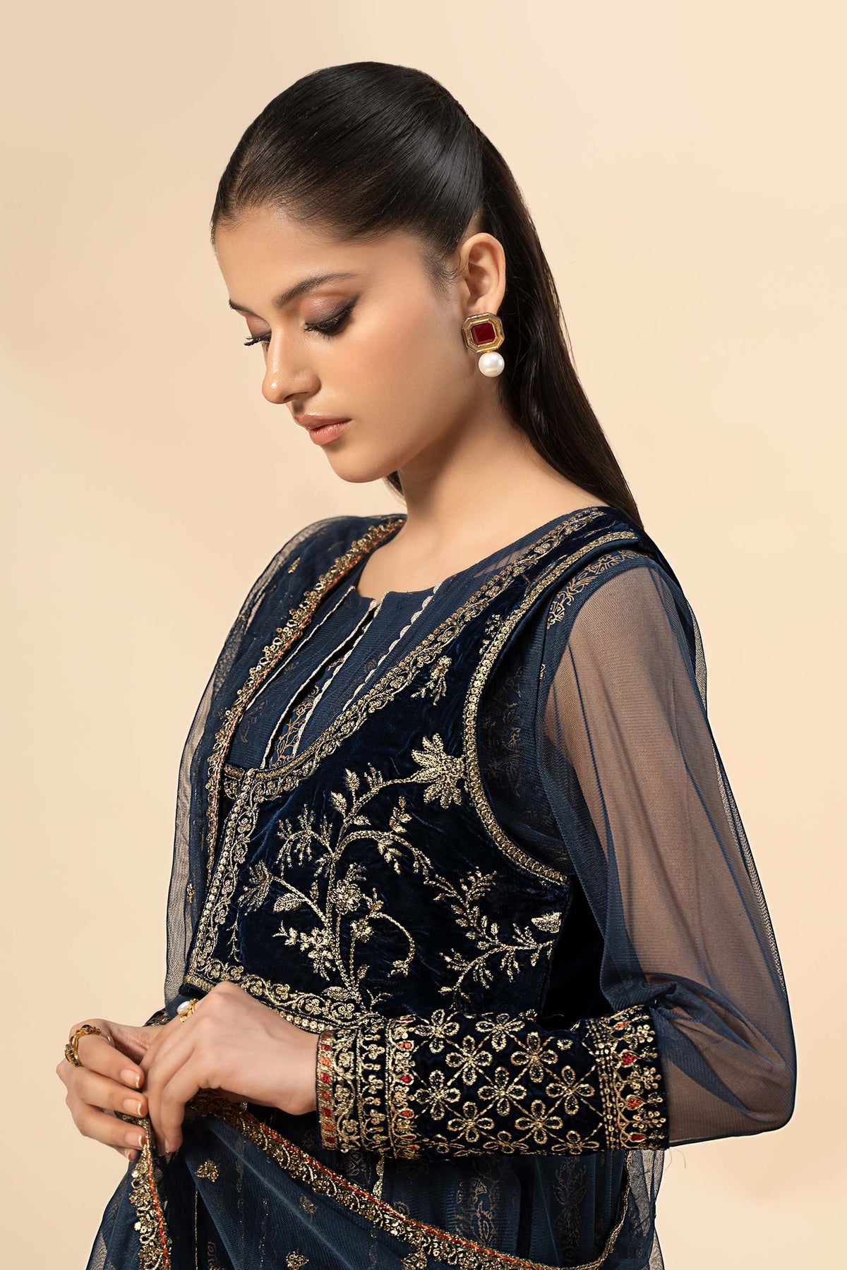3 Piece Embroidered Khaddar Suit