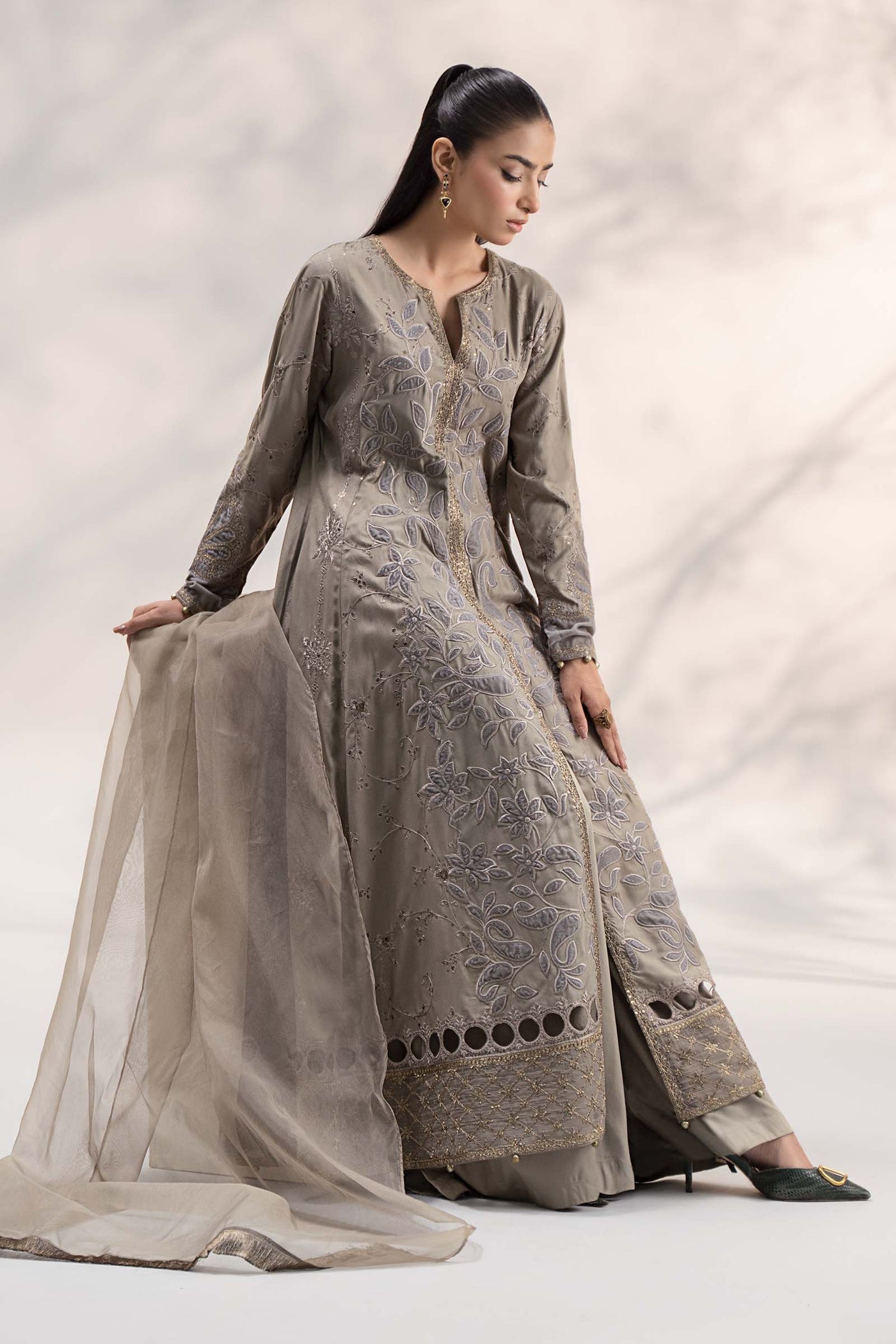 Chunri Heavy Dupatta ( As shown)