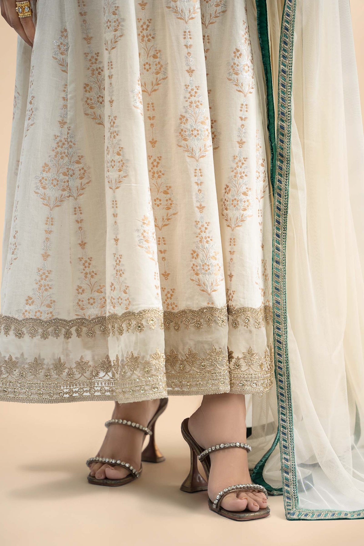 3 Piece Embroidered Jacquard Suit