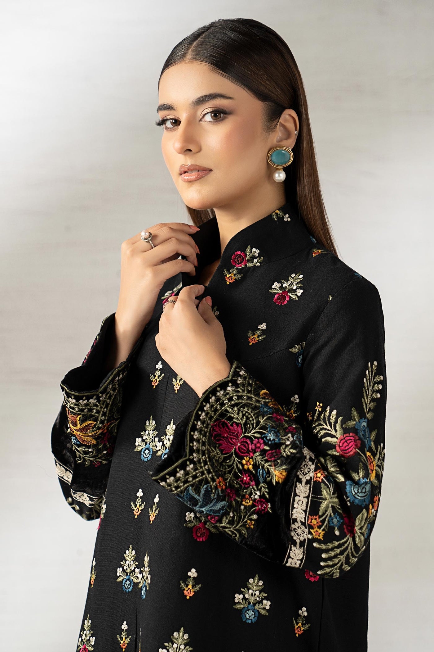 3 Piece Embroidered Khaddar Suit