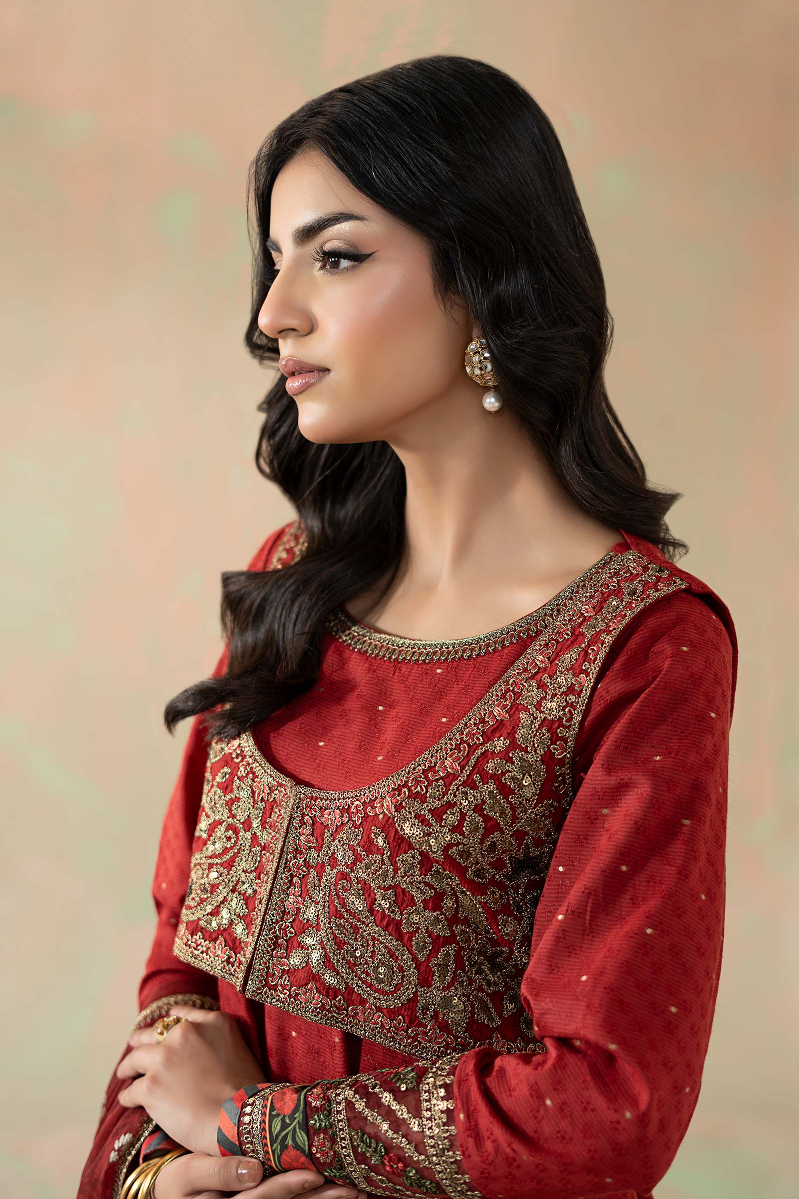 https://cdn.shopify.com/s/files/1/0620/8788/9062/files/DWW2528RedCloseup_D.jpg?v=1763121457