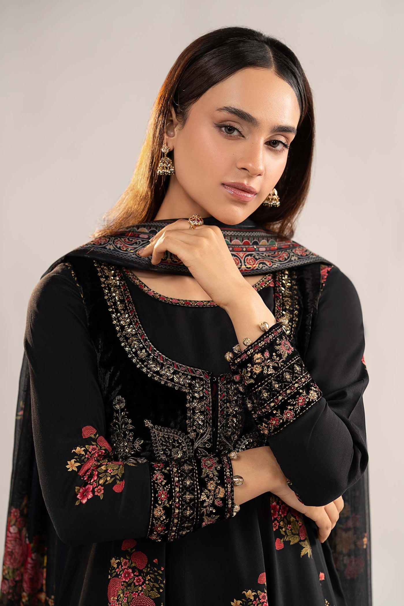 https://cdn.shopify.com/s/files/1/0620/8788/9062/files/DWW2539BlackCloseup_E.jpg?v=1766217084