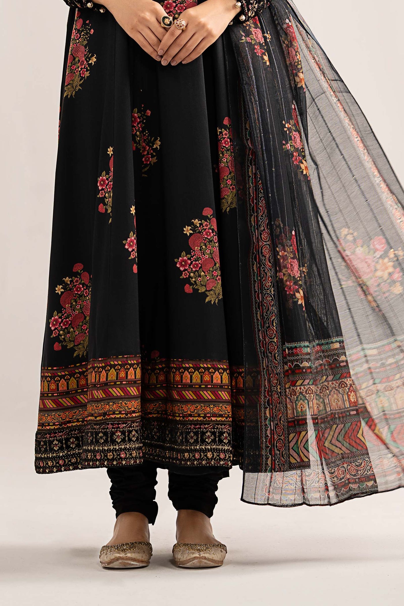 https://cdn.shopify.com/s/files/1/0620/8788/9062/files/DWW2539BlackCloseup_H.jpg?v=1766217084
