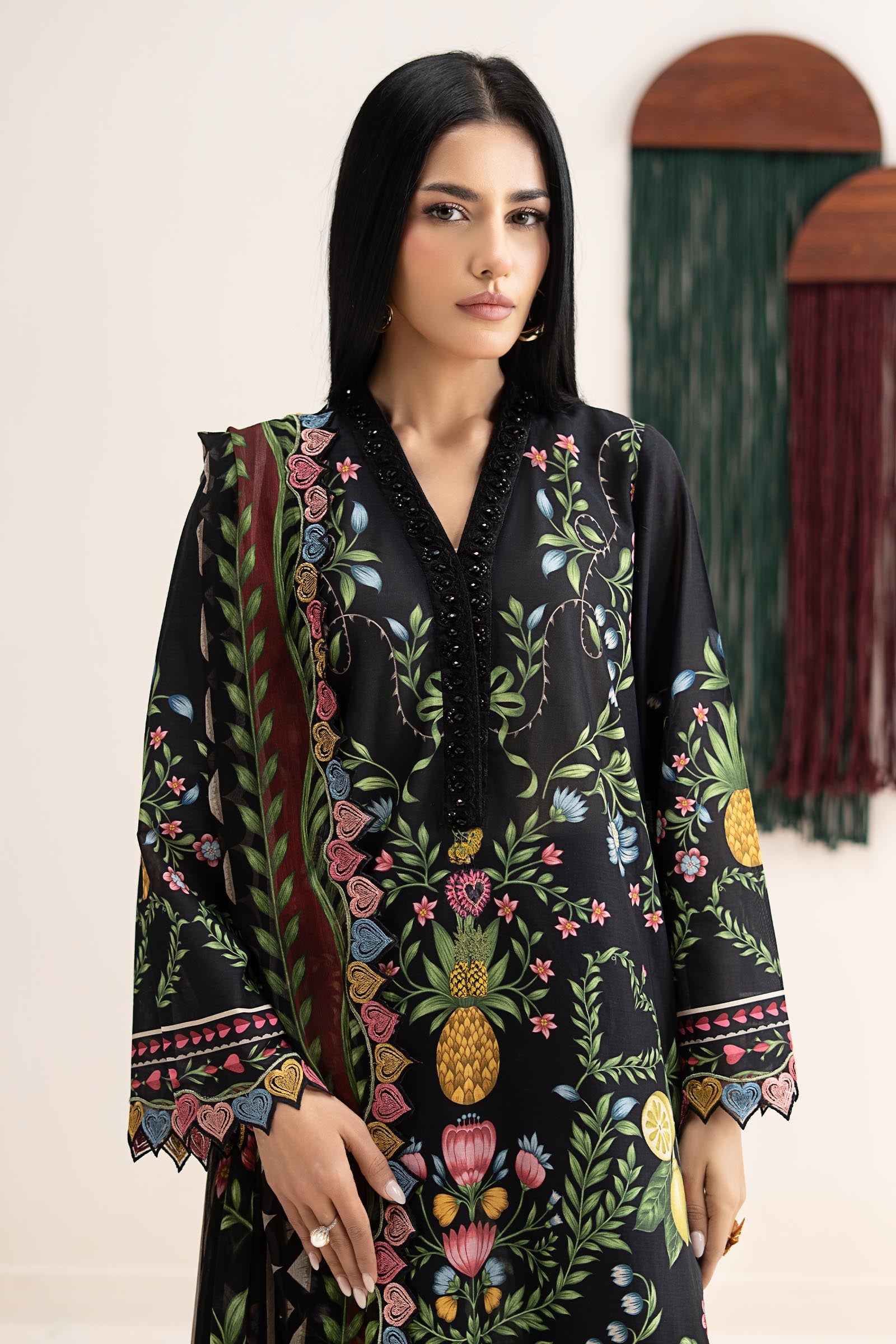https://cdn.shopify.com/s/files/1/0620/8788/9062/files/DW_EA26_16_BLACK_Closeup_D.jpg?v=1781527897