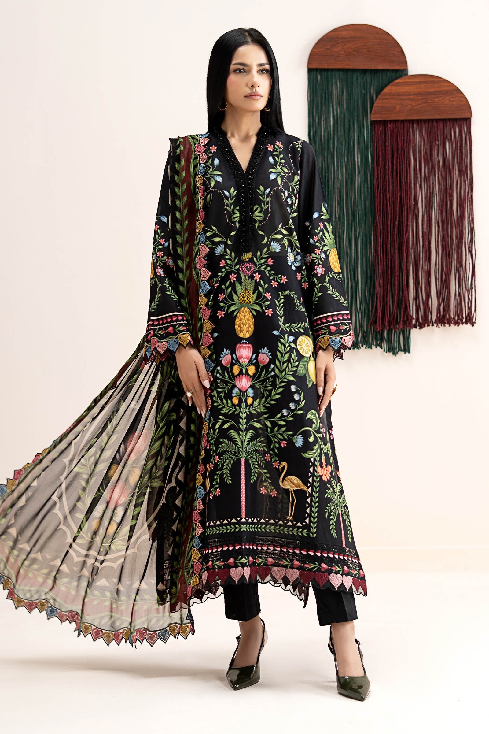 https://cdn.shopify.com/s/files/1/0620/8788/9062/files/DW_EA26_16_BLACK_Front_A.jpg?v=1781527897