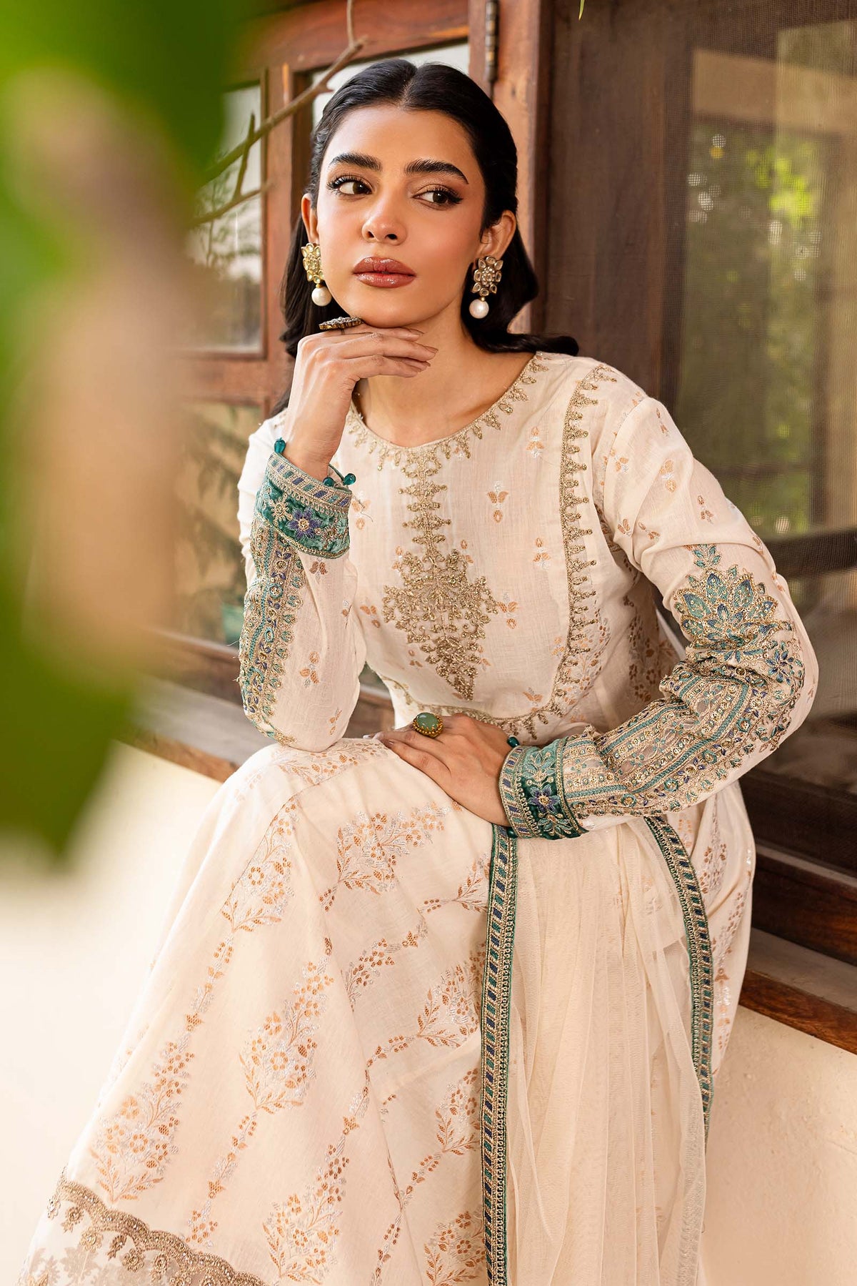 3 Piece Embroidered Jacquard Suit