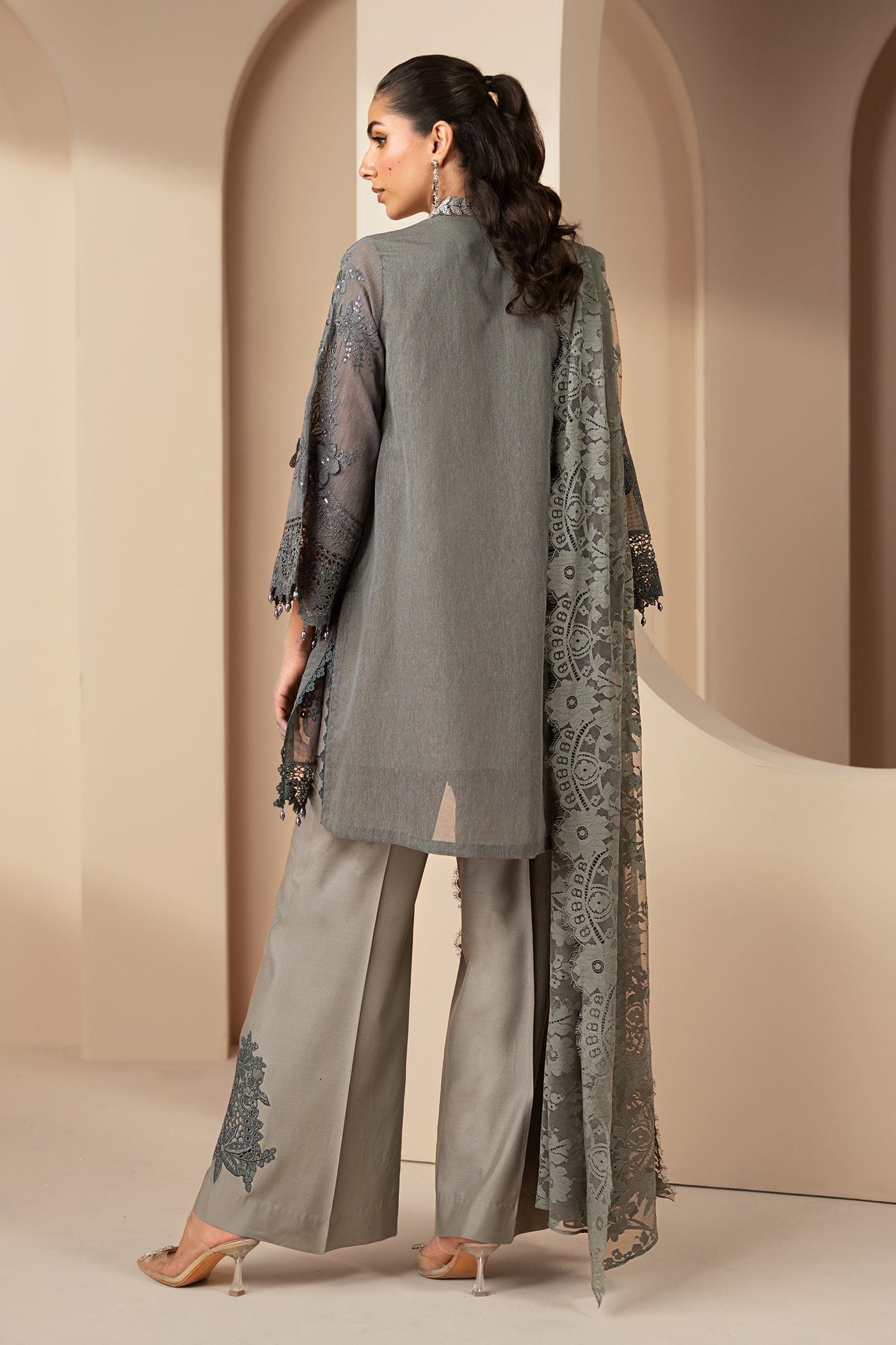 3 Piece Embroidered Lawn Karandi Suit