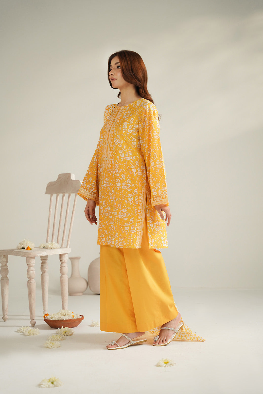 3 Piece Printed Lawn Printed Unstitched Suit (UC0130)