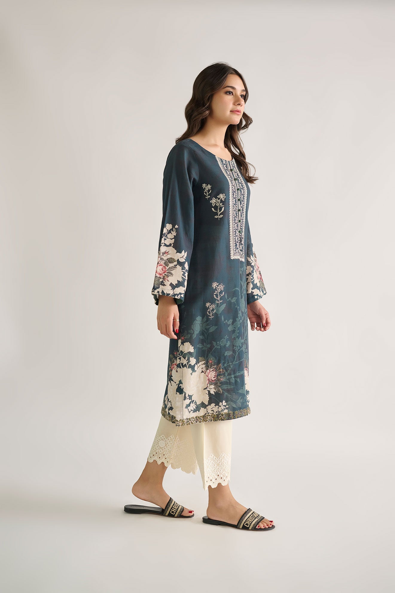 https://cdn.shopify.com/s/files/1/0587/3080/7460/products/Dc-0462_3.jpg?v=1736415189
