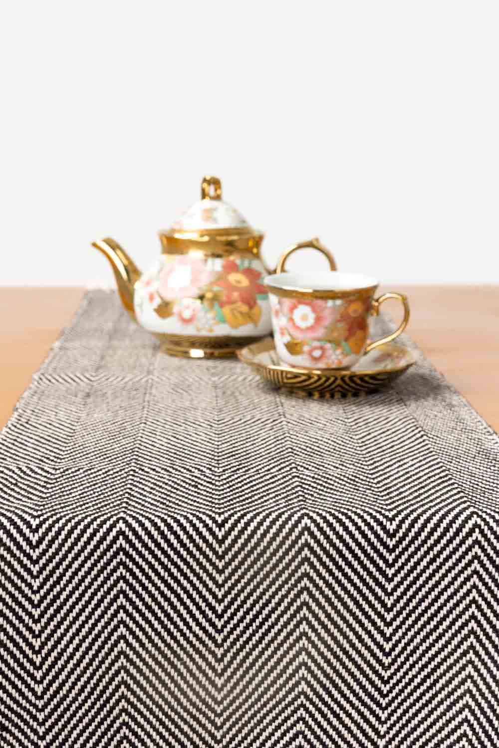 Dobby Fabric Runner