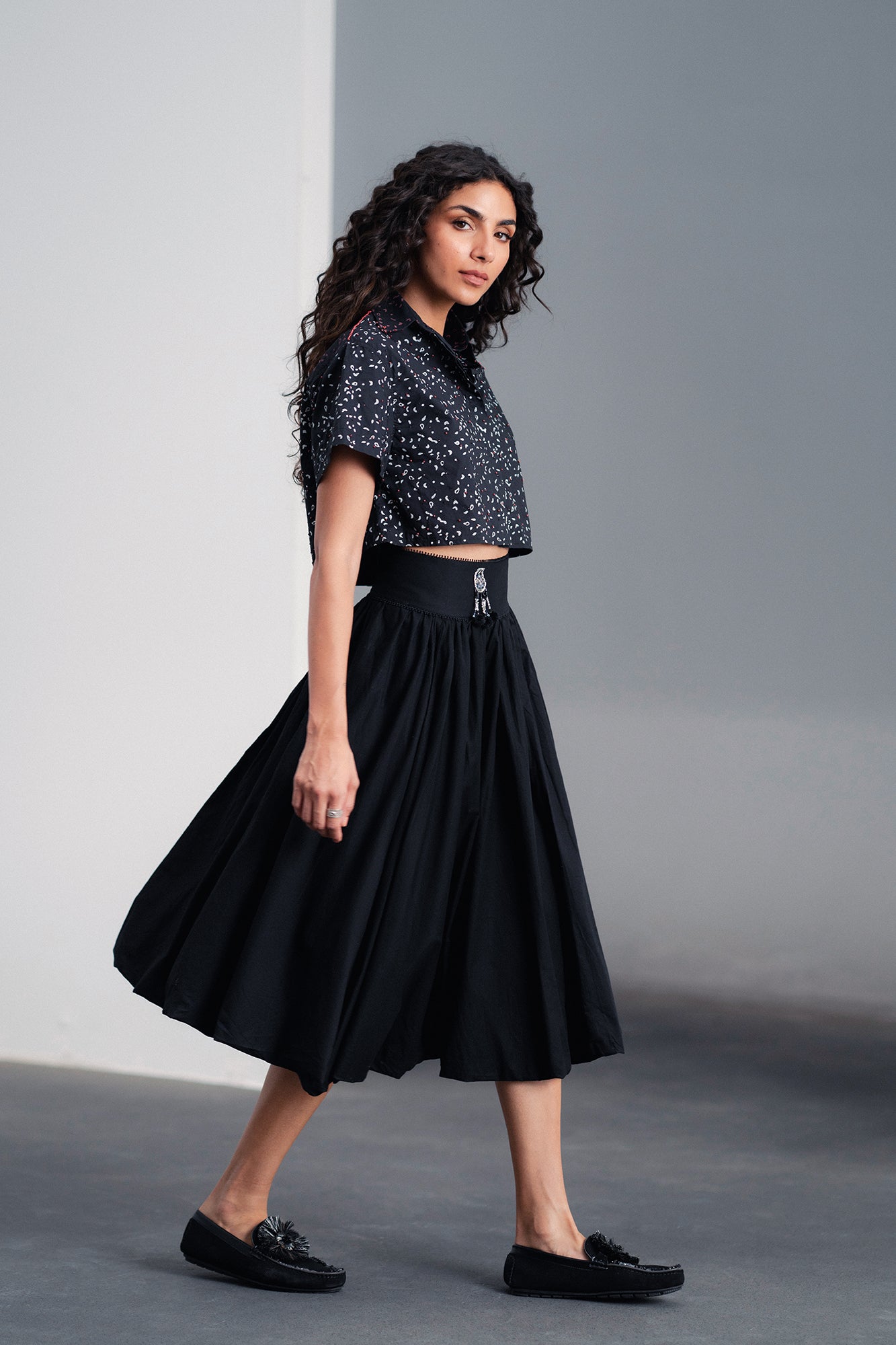 CROPPED BUTTON DOWN SHIRT (E0024/120/902)