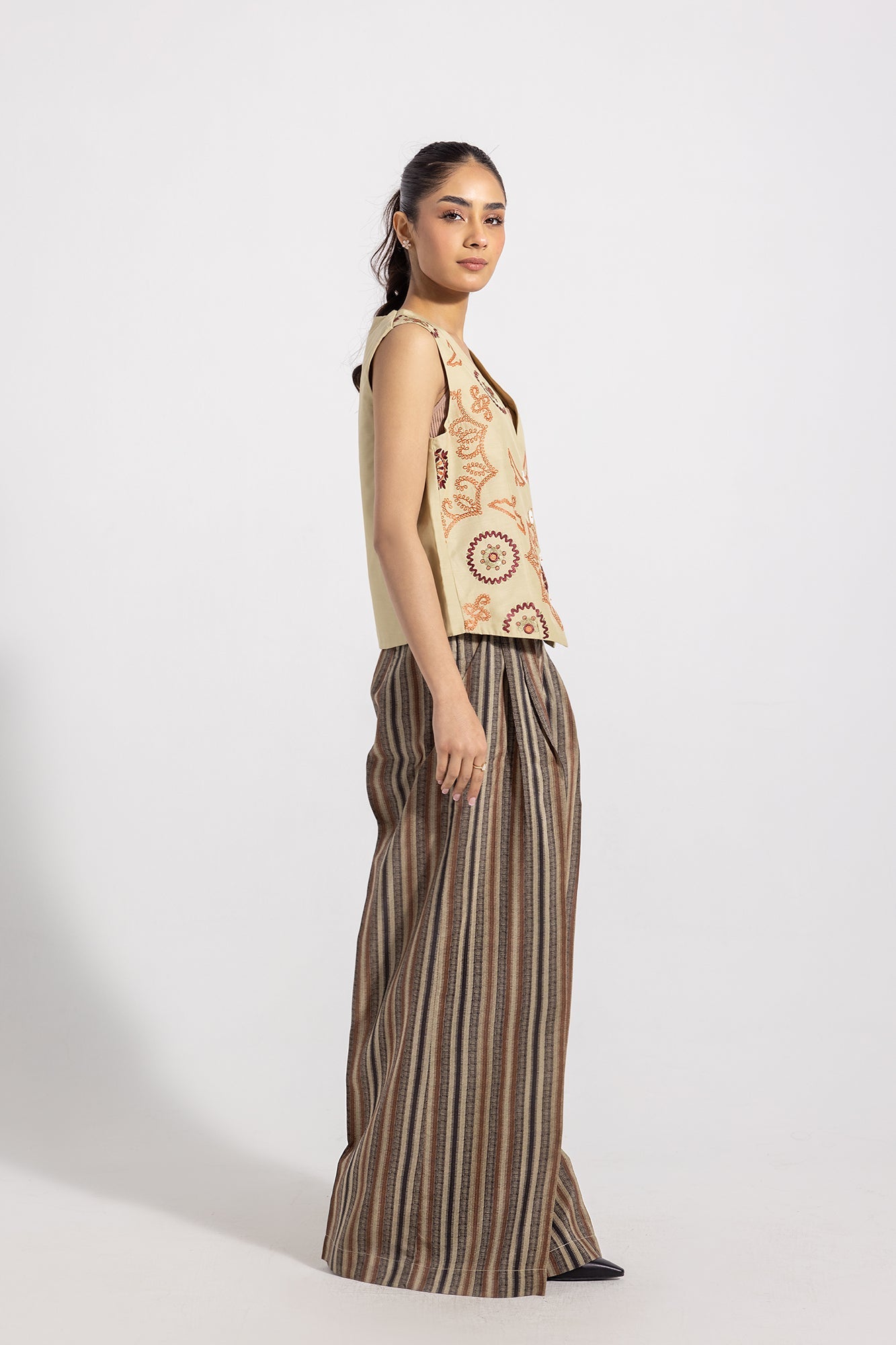 https://cdn.shopify.com/s/files/1/2290/7917/files/E0036-119-005_2.jpg?v=1738306966