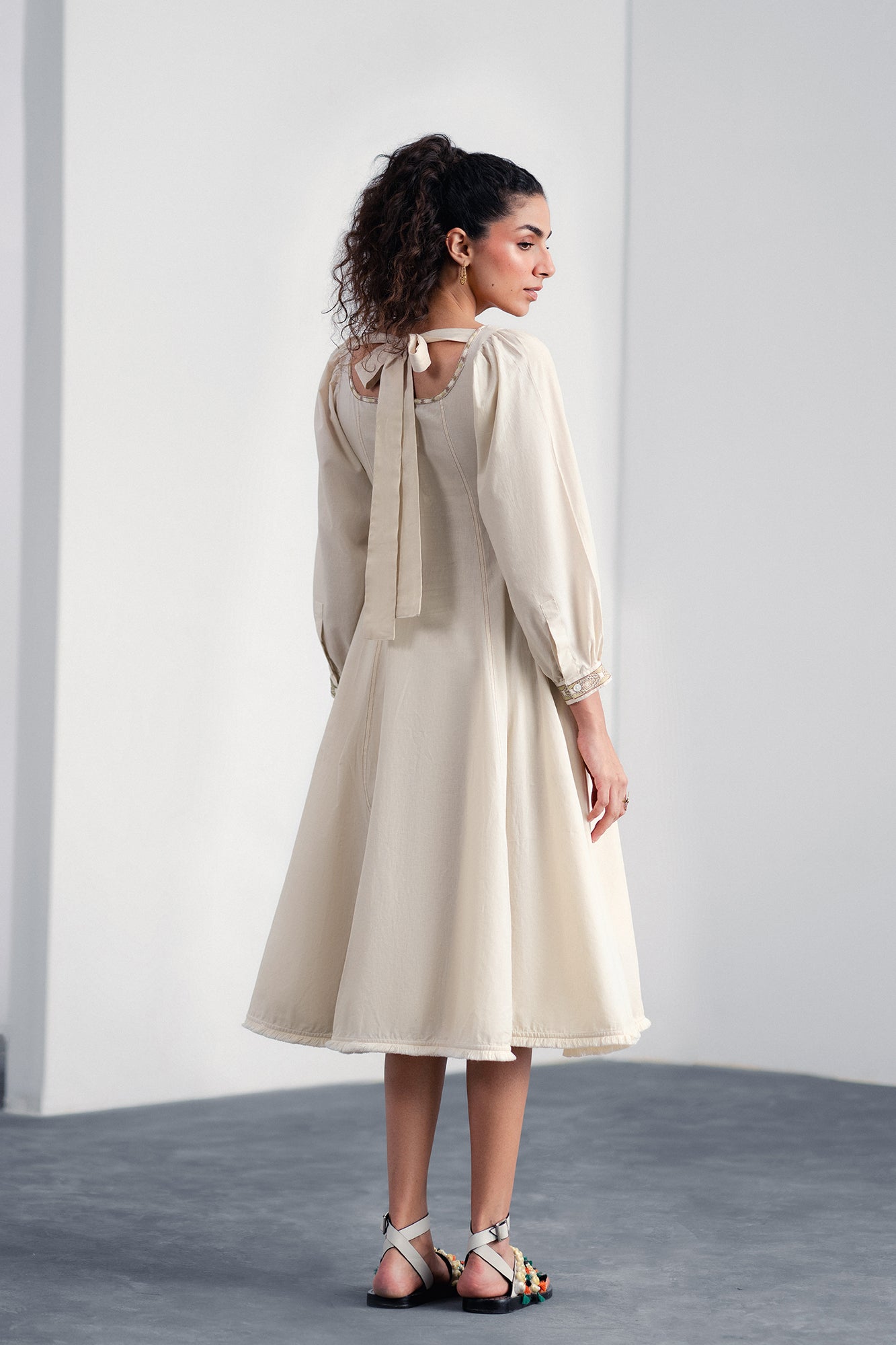 DRESS (E0044/120/002)